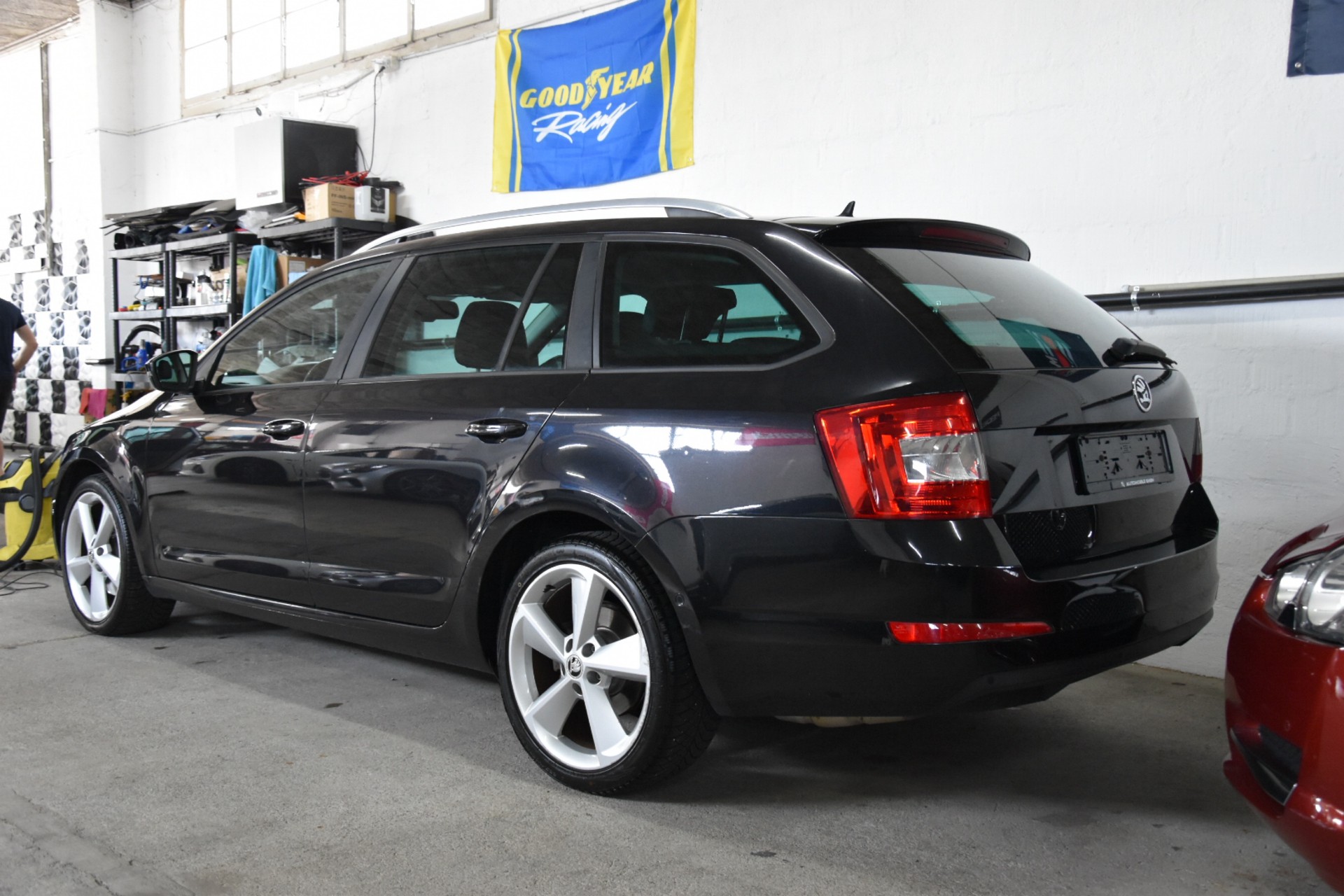 SKODA Octavia Combi 1.8 TSI Elegance-showroom-element-3