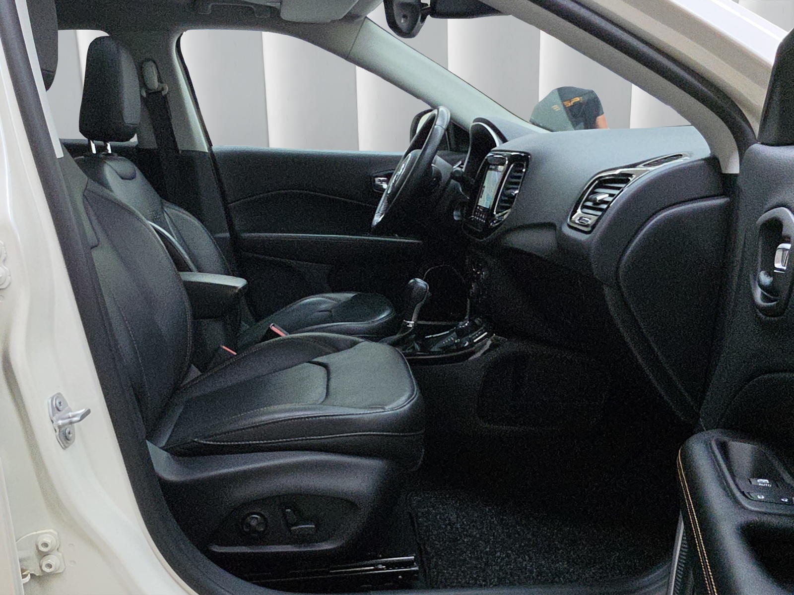 JEEP Compass 1.4 MultiAir Limited AWD-image-11