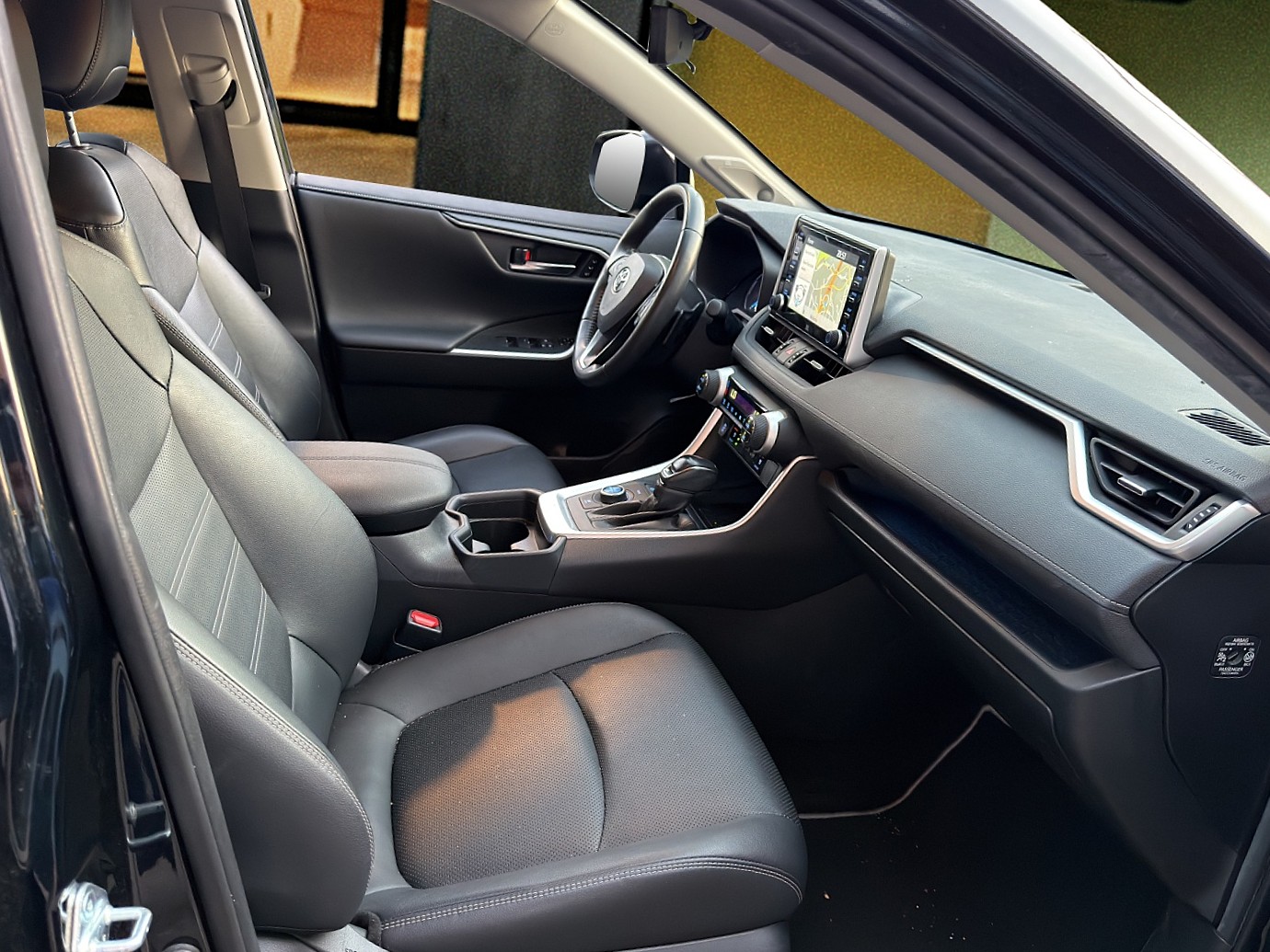 TOYOTA RAV4 2.5 HEV Premium / CH-Auslieferung-image-14