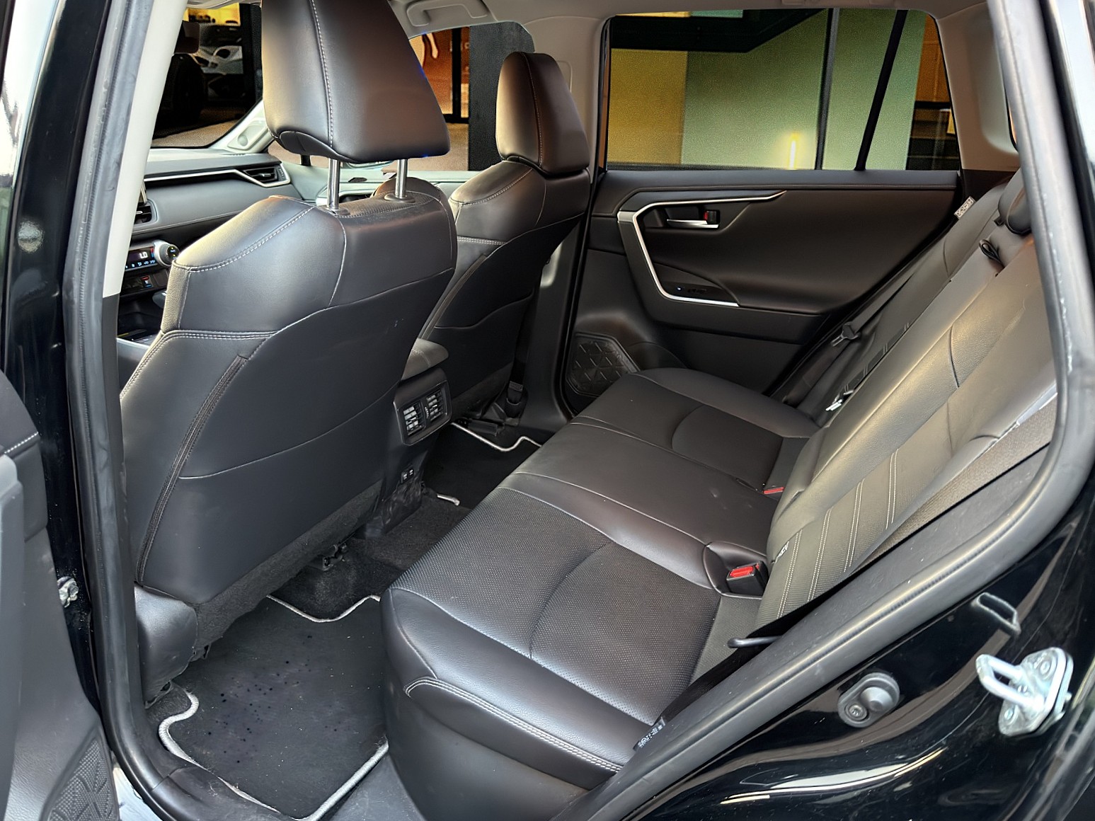 TOYOTA RAV4 2.5 HEV Premium / CH-Auslieferung-image-11