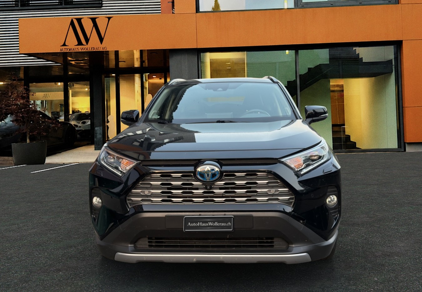 TOYOTA RAV4 2.5 HEV Premium / CH-Auslieferung-showroom-element-2