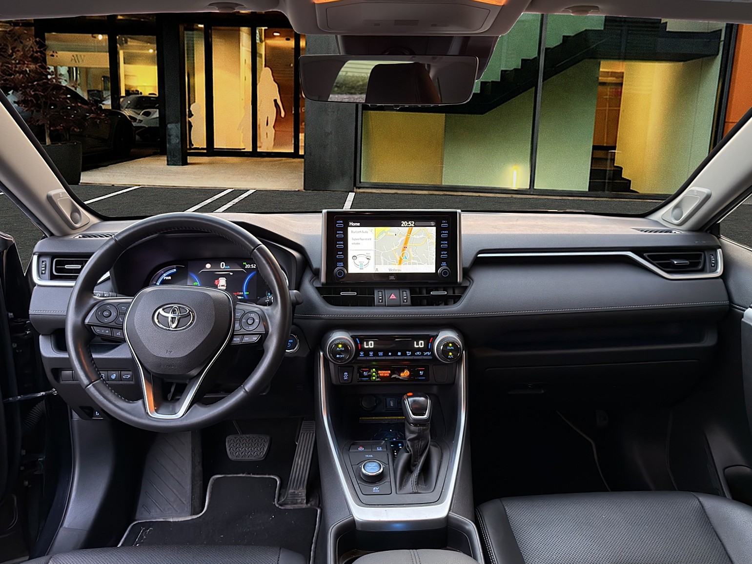 TOYOTA RAV4 2.5 HEV Premium / CH-Auslieferung-image-12