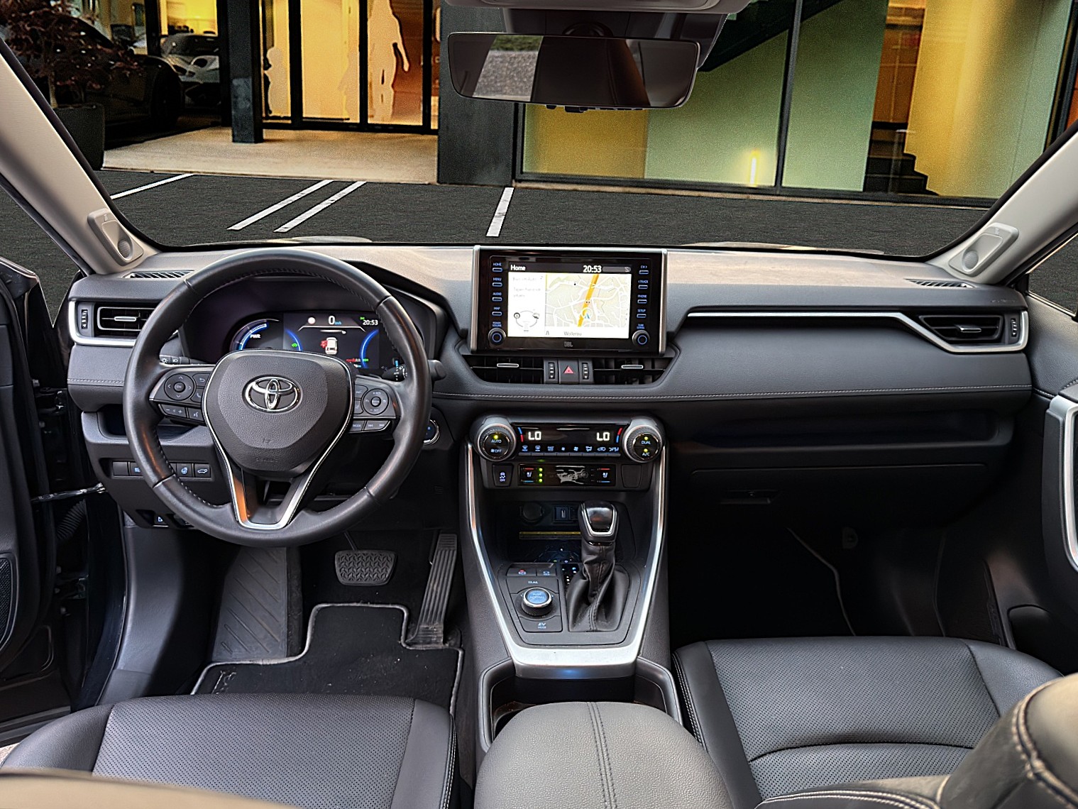 TOYOTA RAV4 2.5 HEV Premium / CH-Auslieferung-image-13