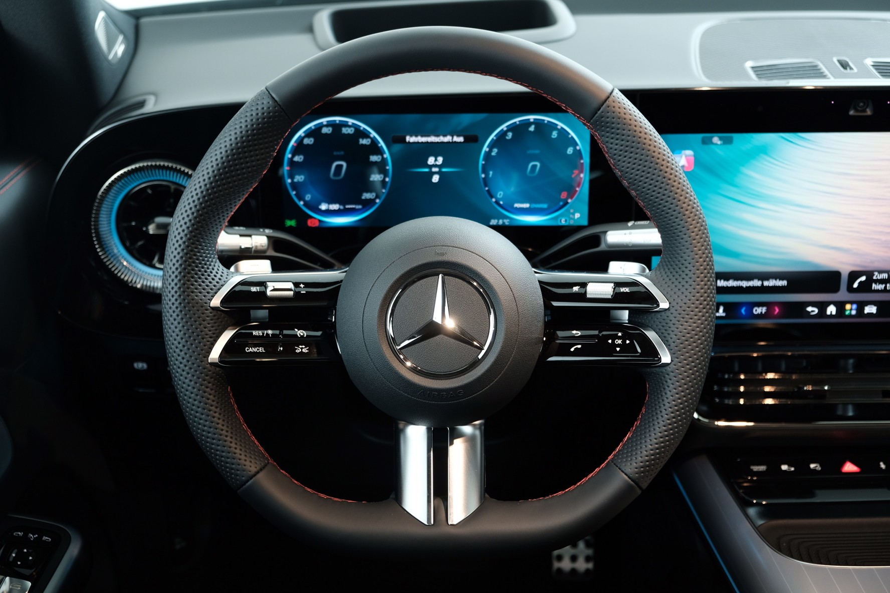 MERCEDES-BENZ GLB-Klasse X248 GLB 220 4matic-image-7