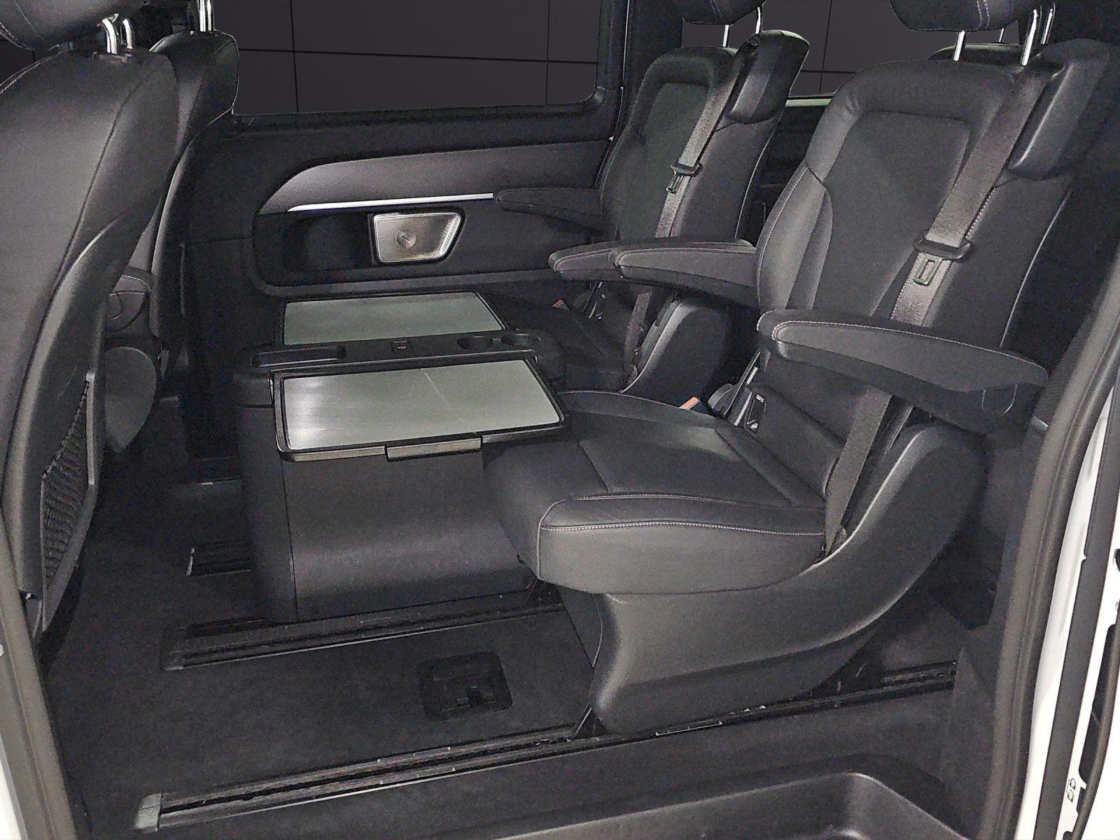 MERCEDES-BENZ V 300 d lang Avantgarde 4Matic 9G-Tronic-image-12