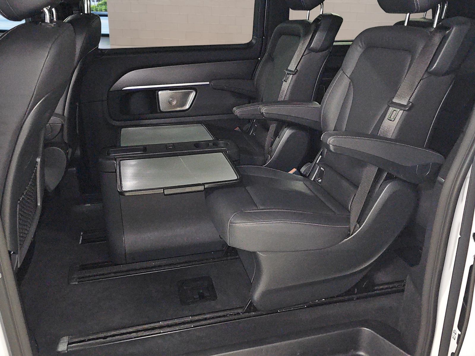 MERCEDES-BENZ V 300 d lang Avantgarde 4Matic 9G-Tronic-image-16