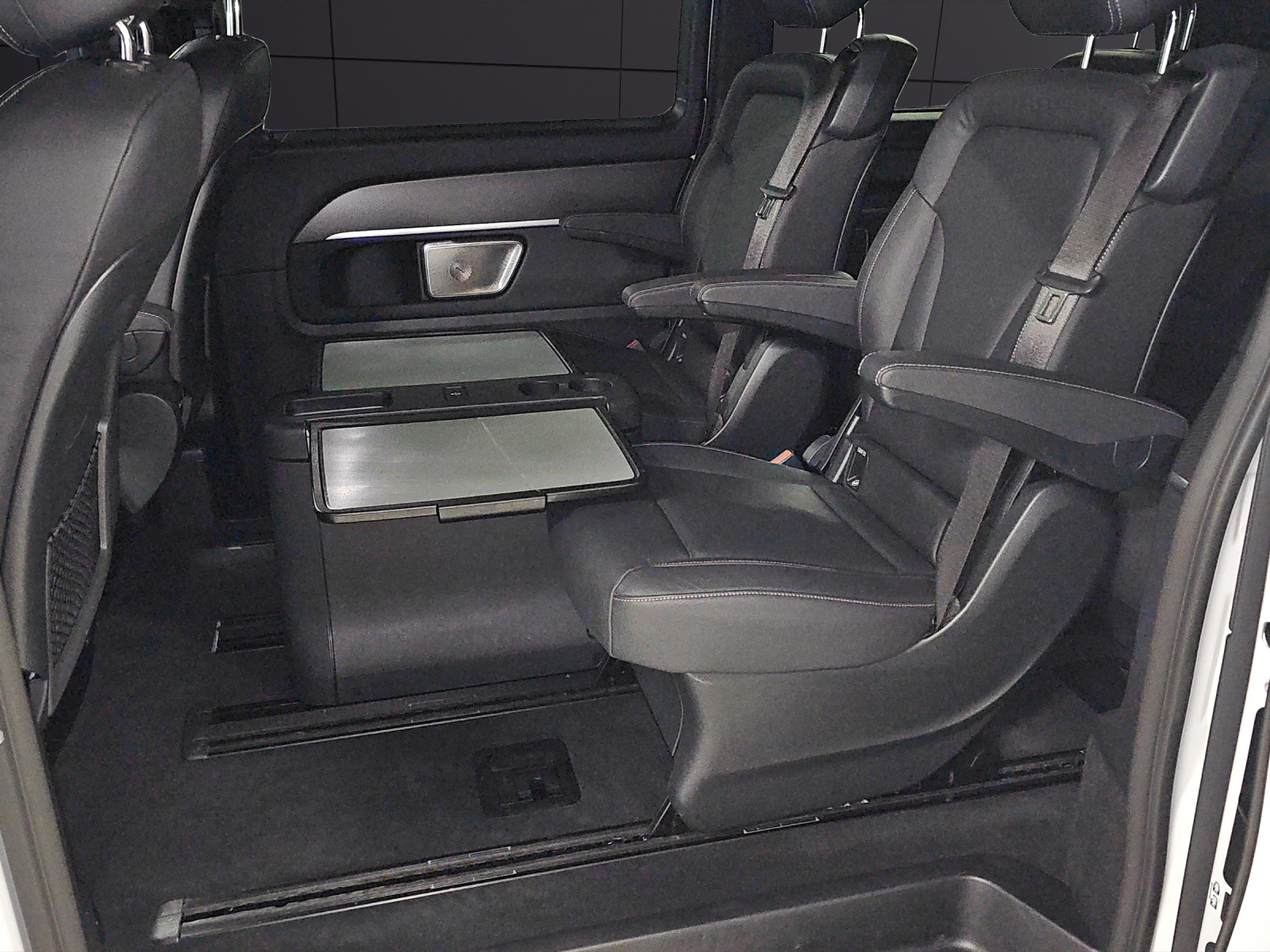 MERCEDES-BENZ V 300 d lang Avantgarde 4Matic 9G-Tronic-image-12