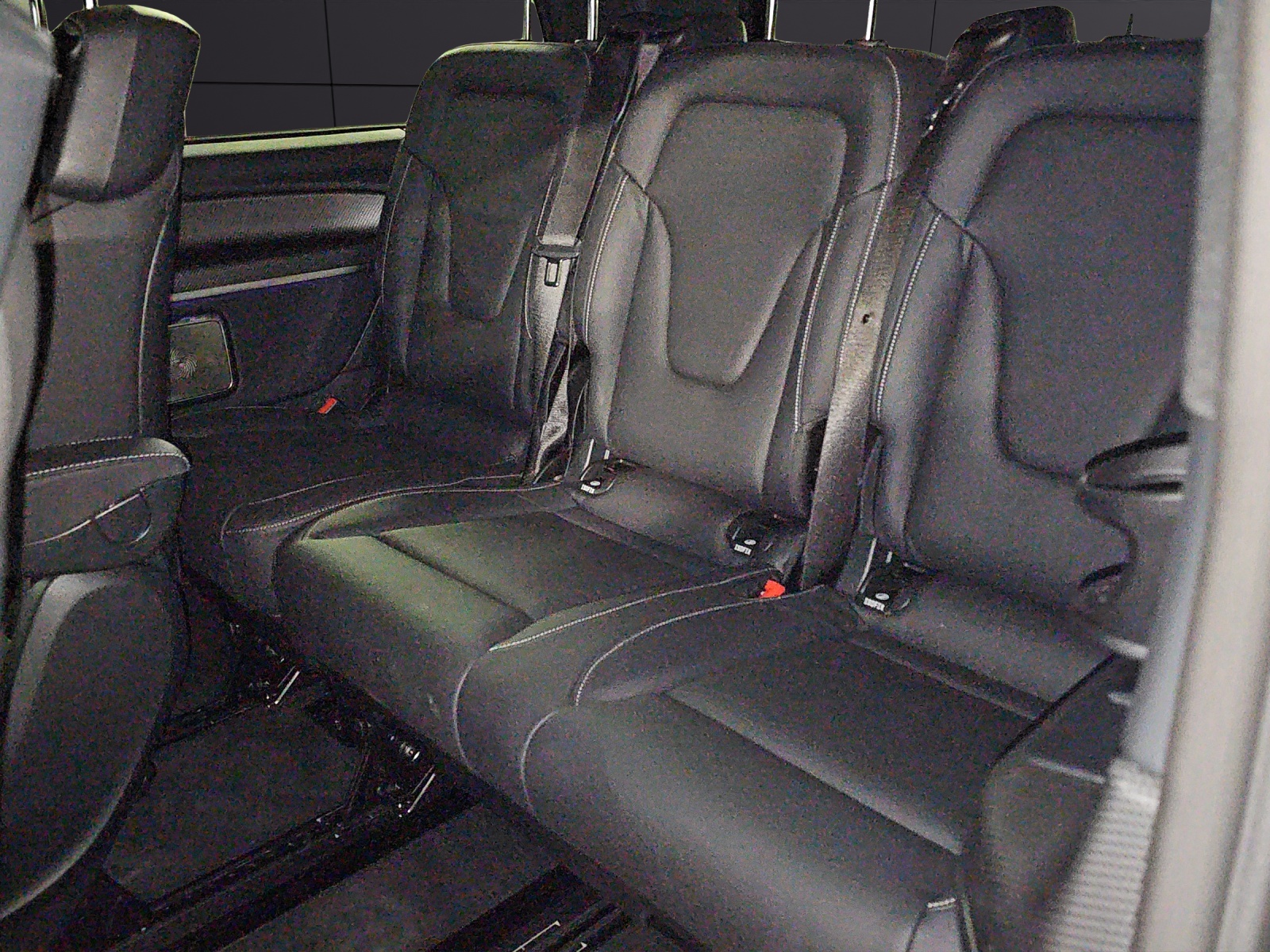 MERCEDES-BENZ V 300 d lang Avantgarde 4Matic 9G-Tronic-image-13