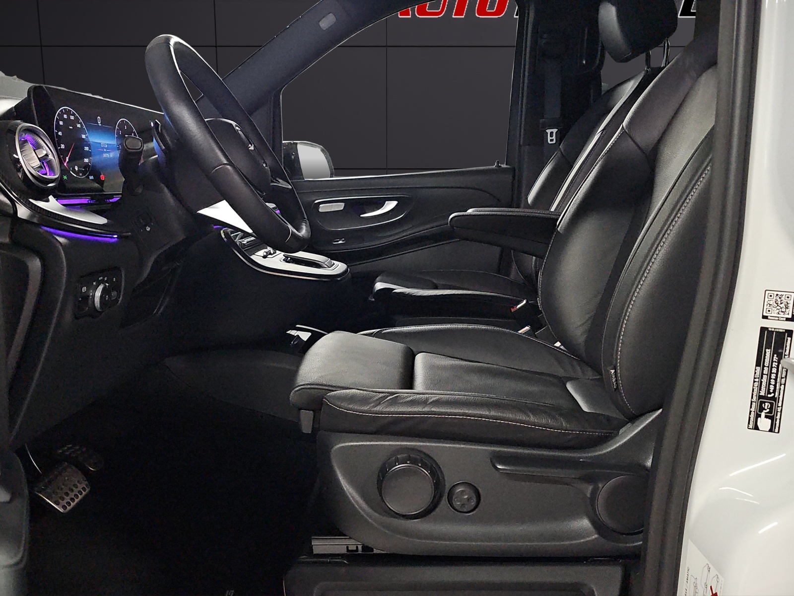 MERCEDES-BENZ V 300 d lang Avantgarde 4Matic 9G-Tronic-image-8