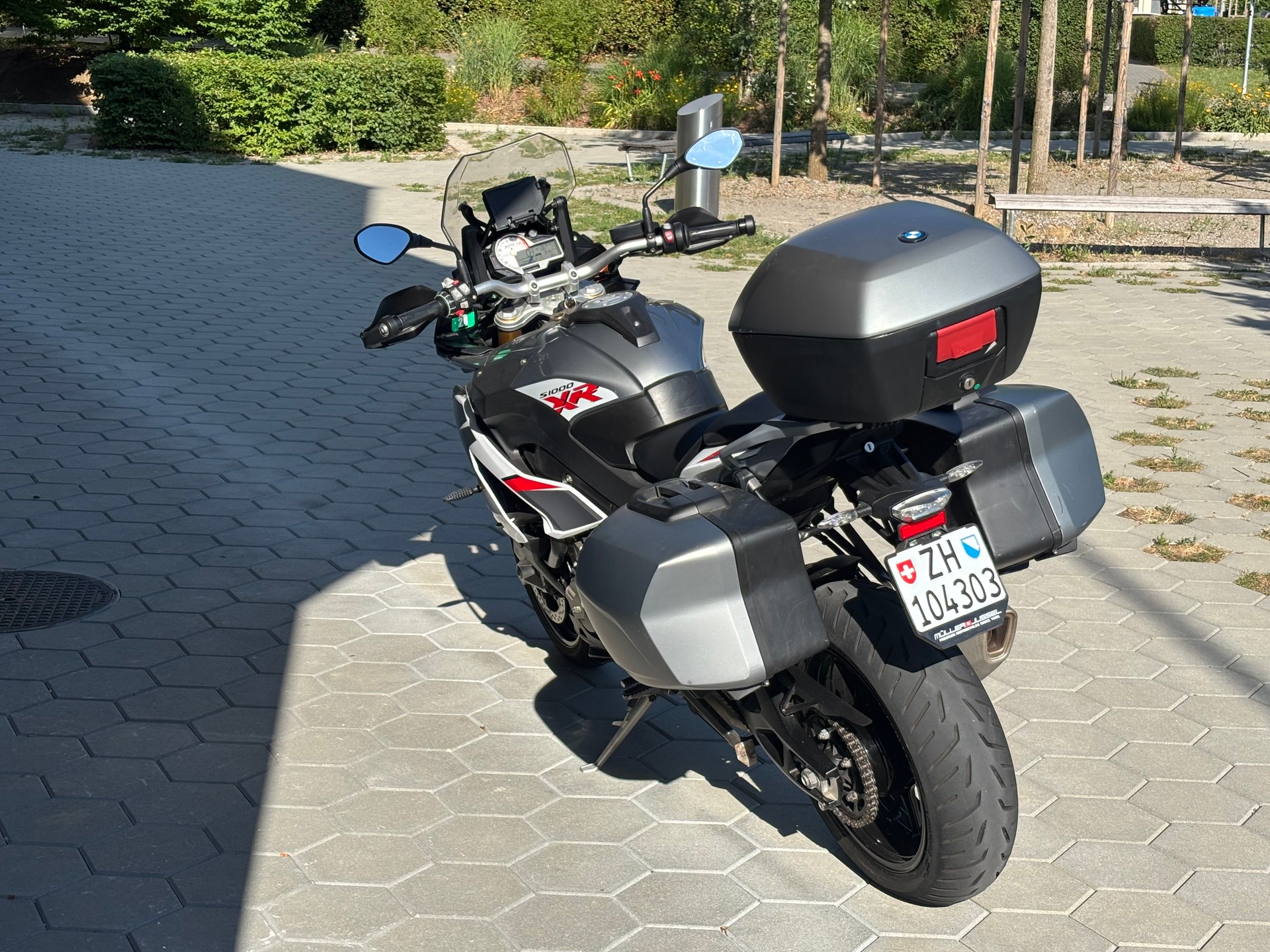 BMW S 1000 XR ABS-image-2