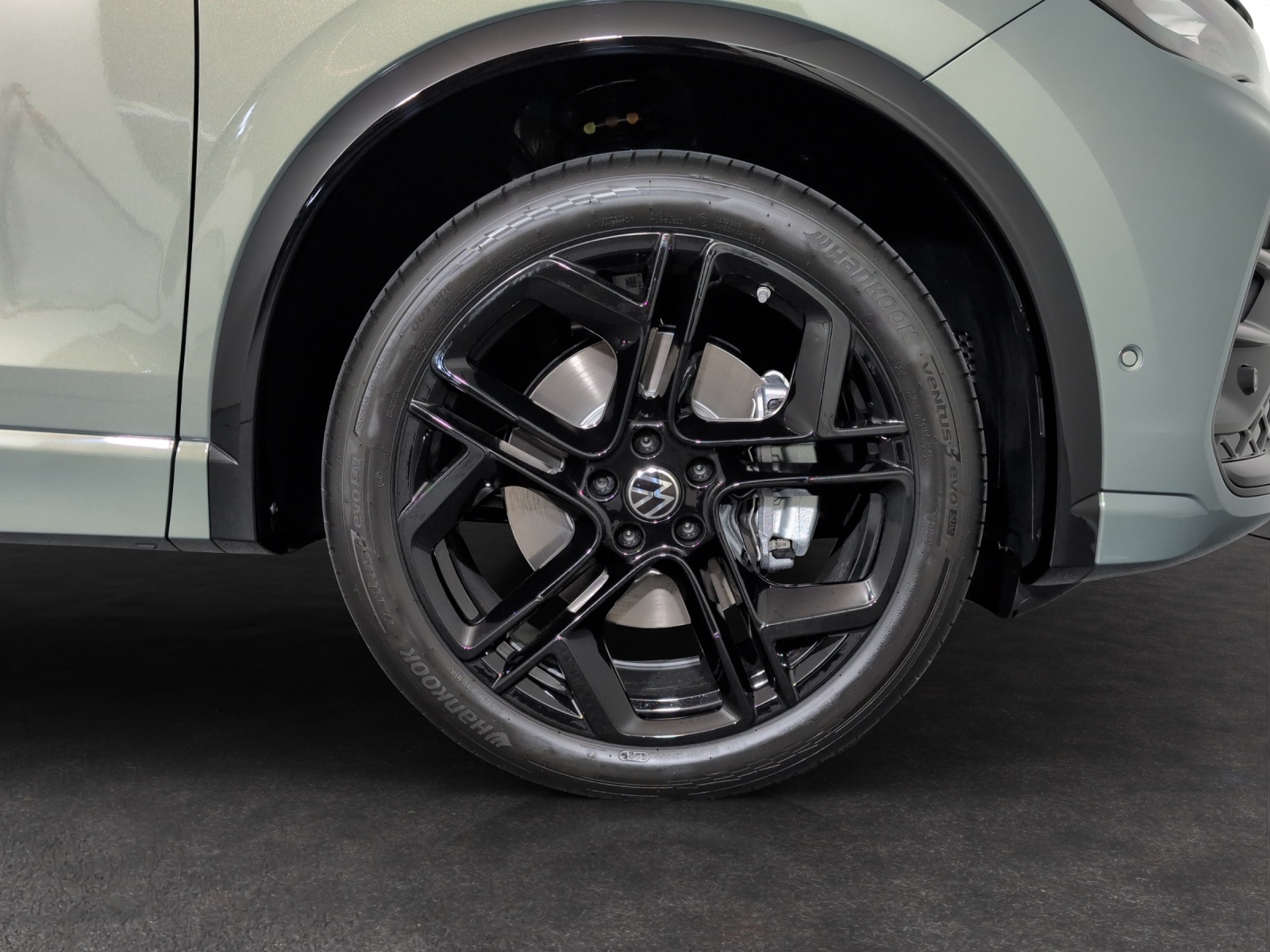 VW Tiguan 2.0 TSI DSG R-Line United 4Motion-image-4