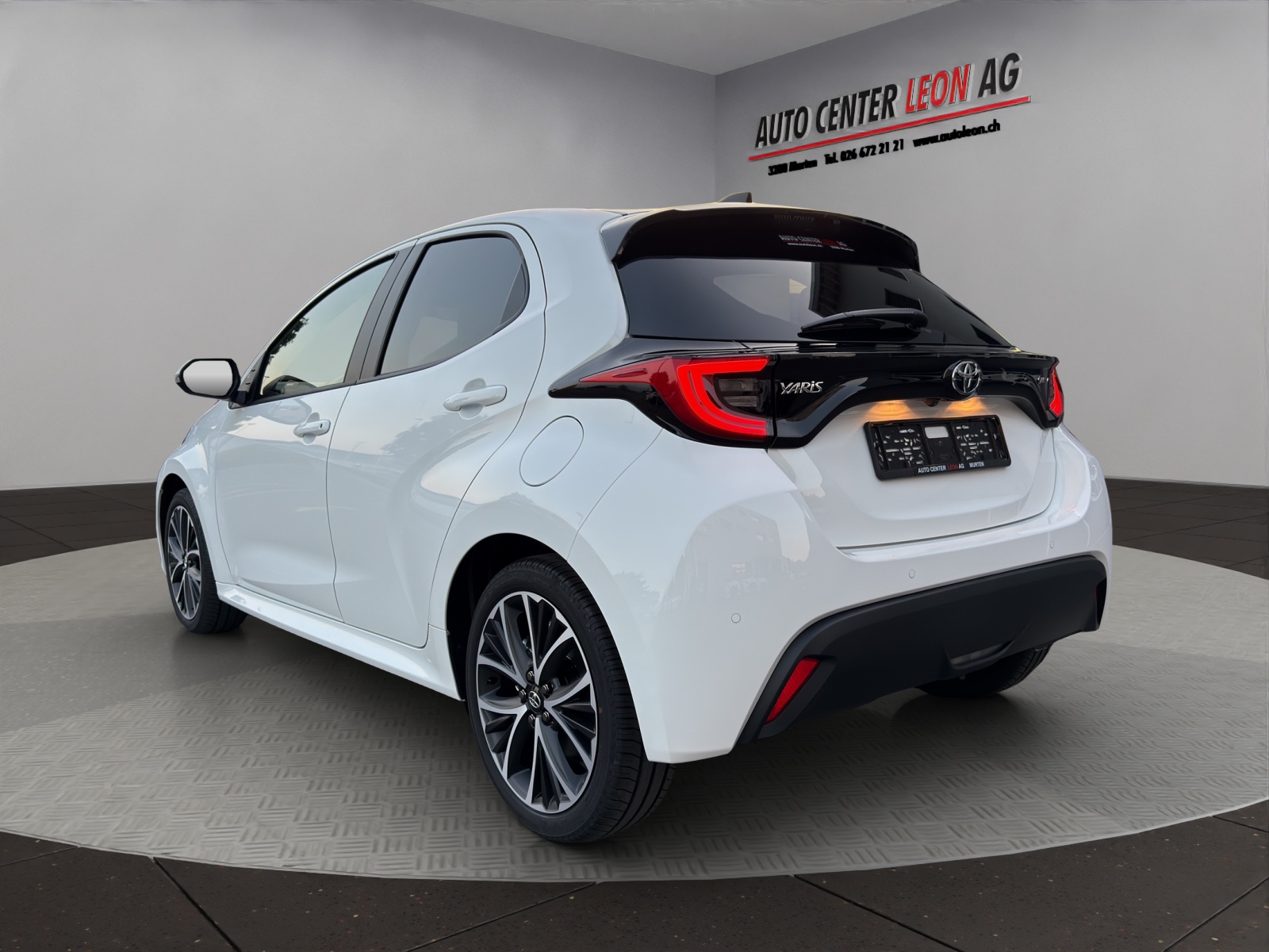 TOYOTA Yaris 1.5 Teamplayer e-CVT-showroom-element-3