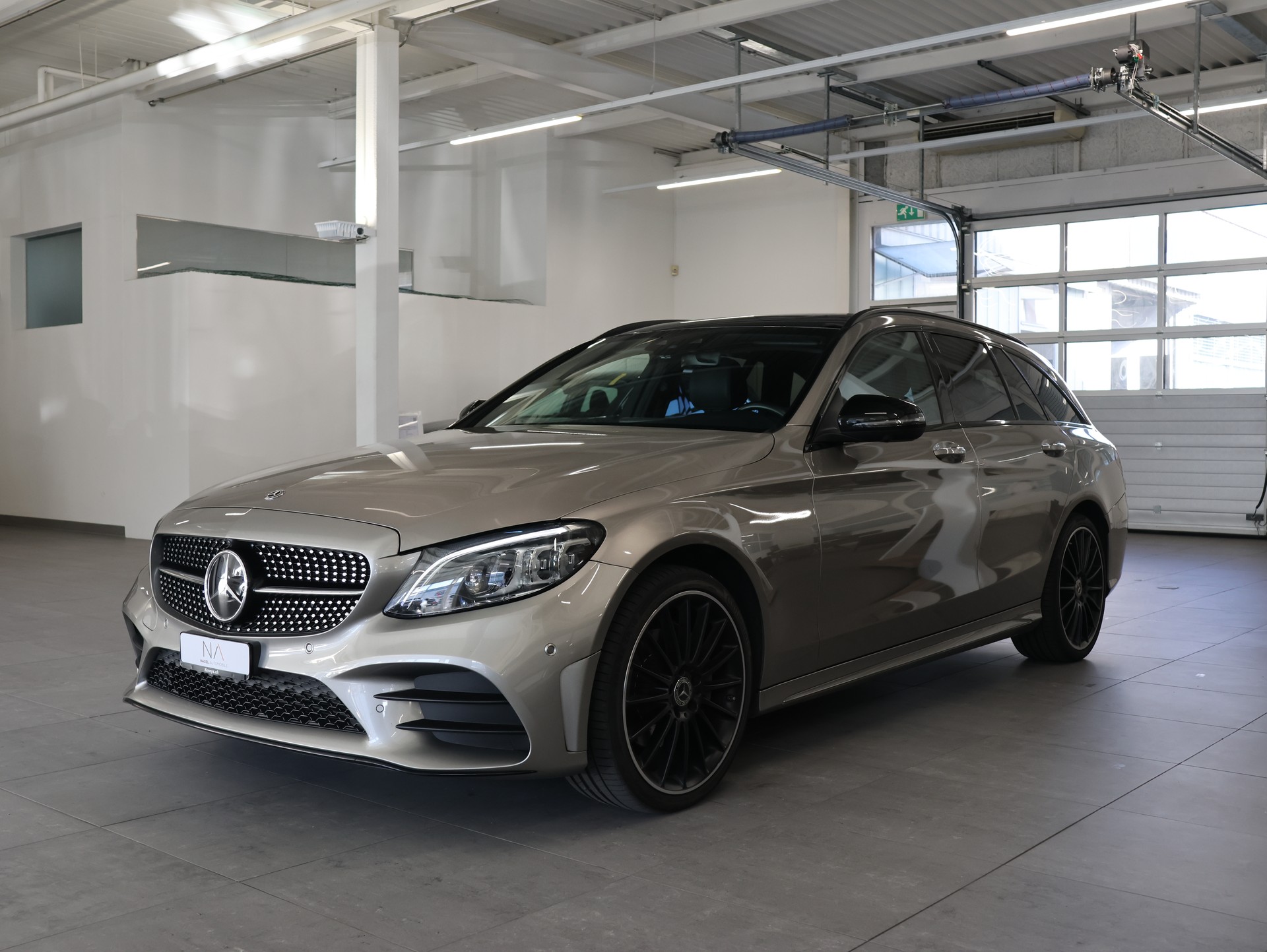 MERCEDES-BENZ C 200 Swiss Star 4M 9G-Tronic *Sitzheizung* *Panormadach* *Burmester*-showroom-element-3