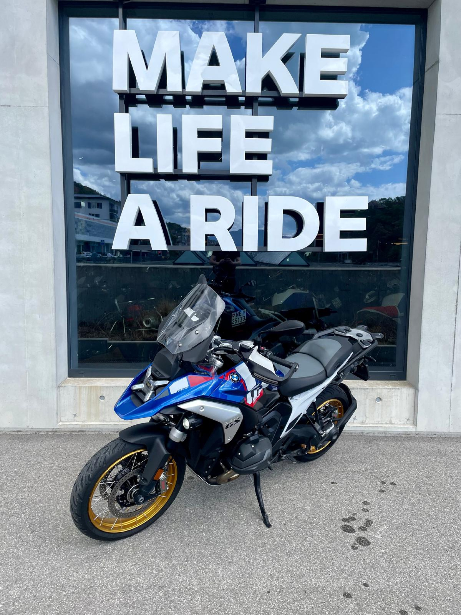 BMW R 1300 GS Trophy-image-3