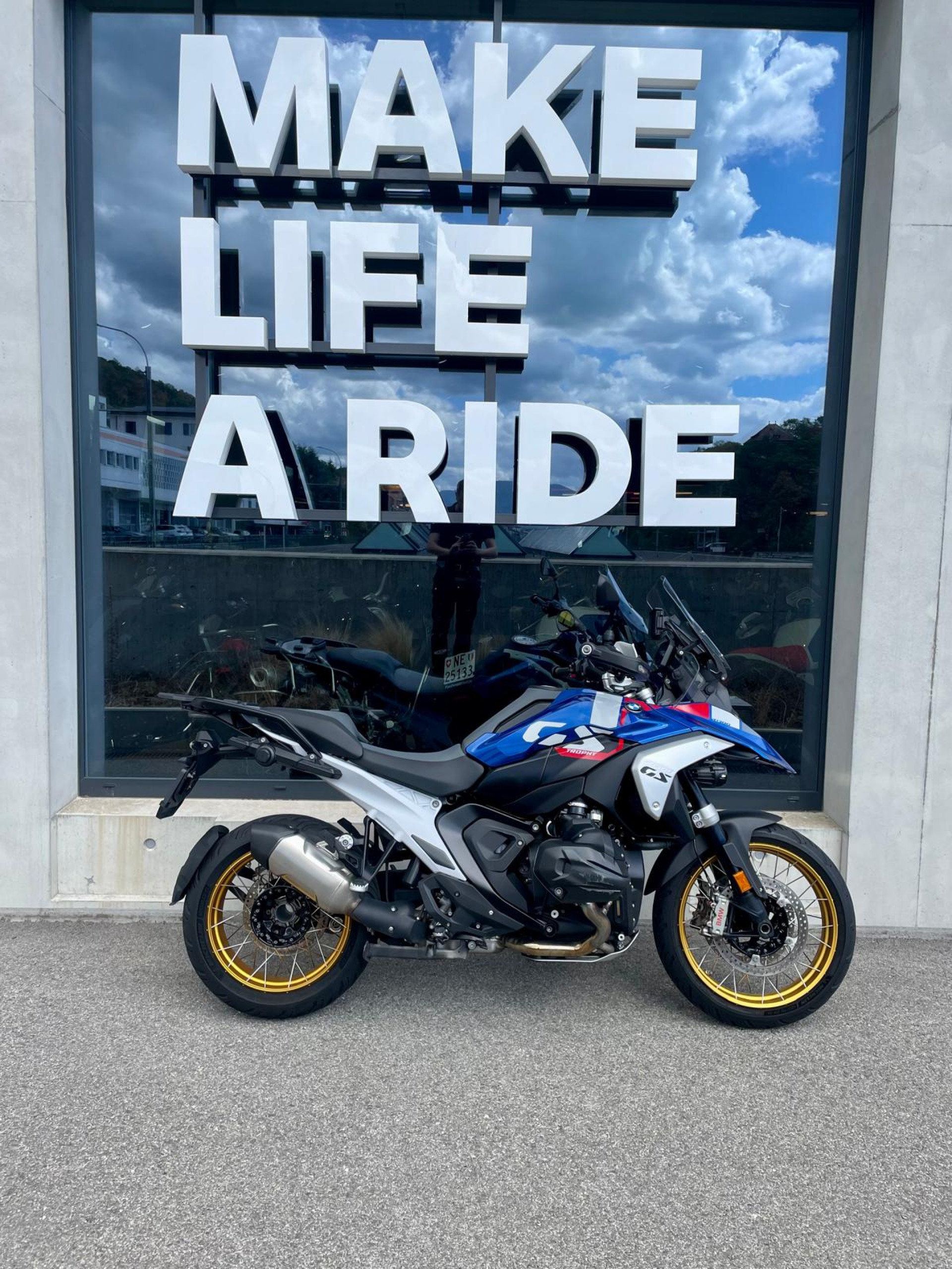 BMW R 1300 GS Trophy-image-1
