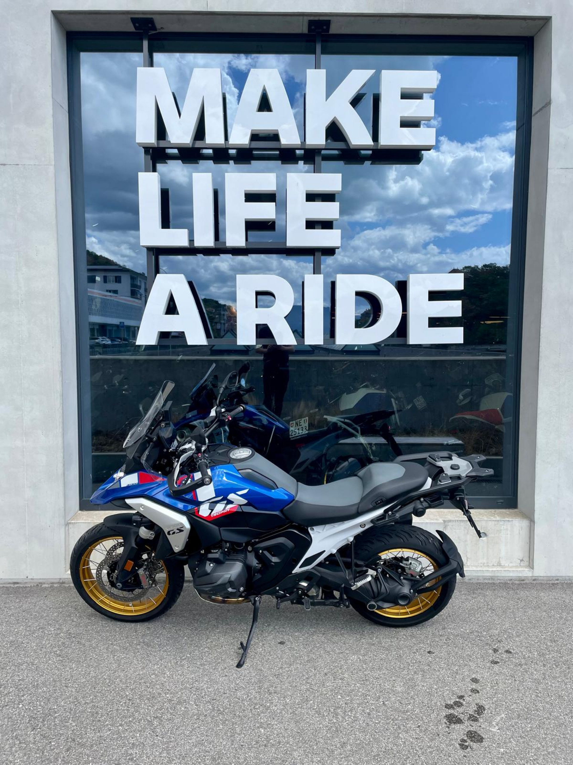 BMW R 1300 GS Trophy-image-2