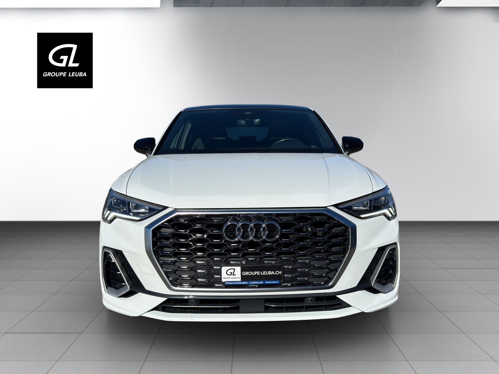 AUDI Q3 SB 35 TFSI S line Attr-showroom-element-2