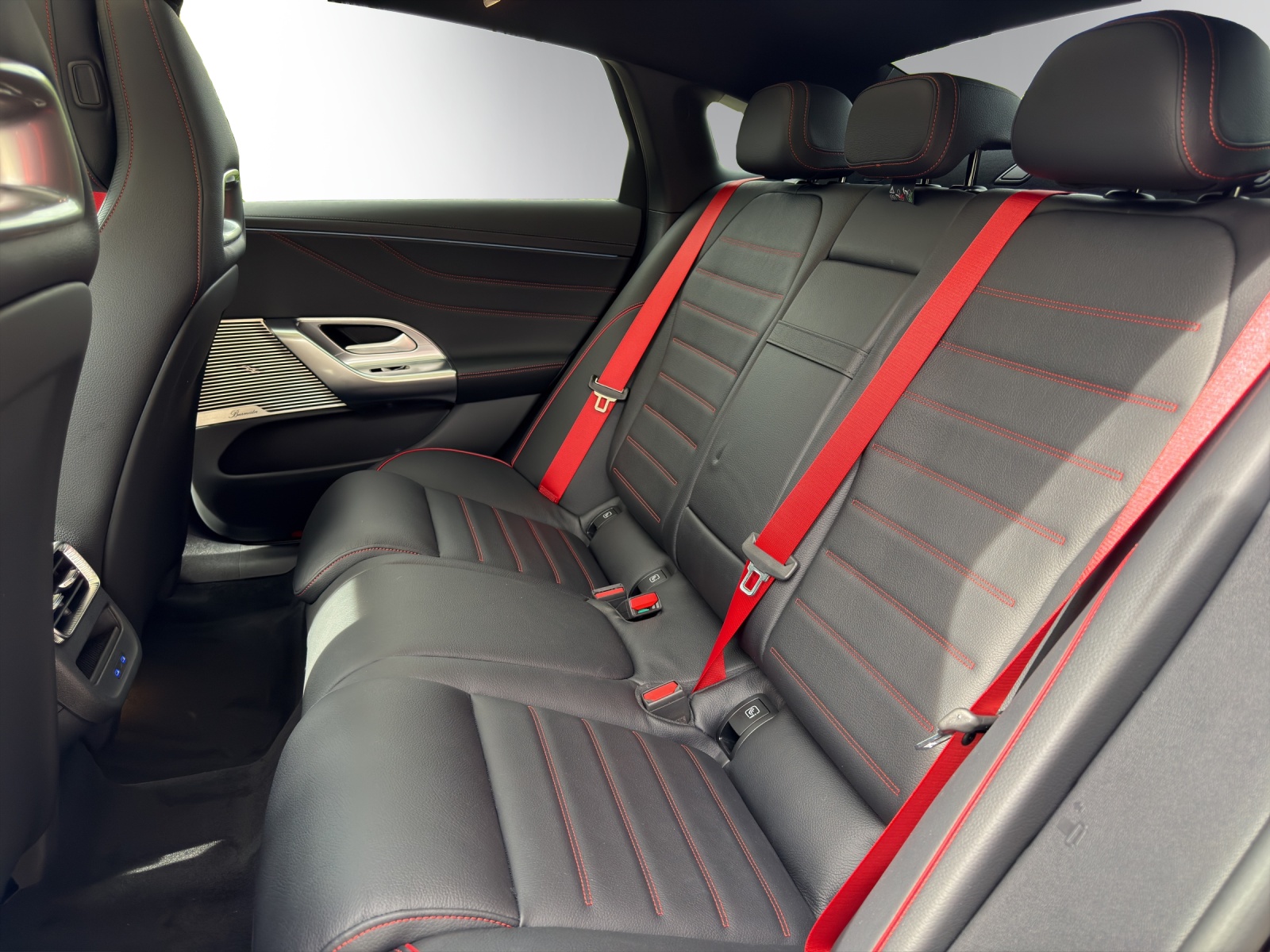 MERCEDES-BENZ C 400 4M EQ-image-10