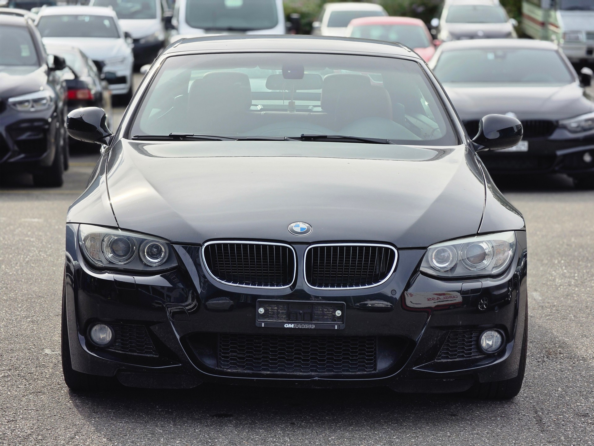 BMW 320i Cabriolet-showroom-element-2
