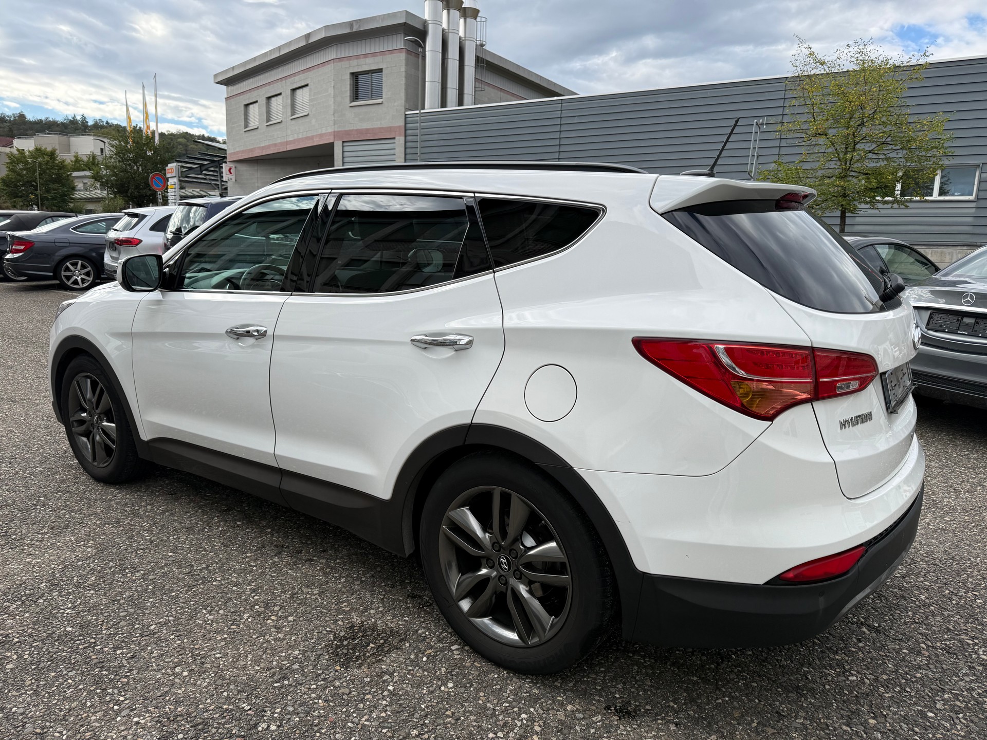 HYUNDAI Santa Fe 2.2 CRDI Premium 4WD Automatic-image-4