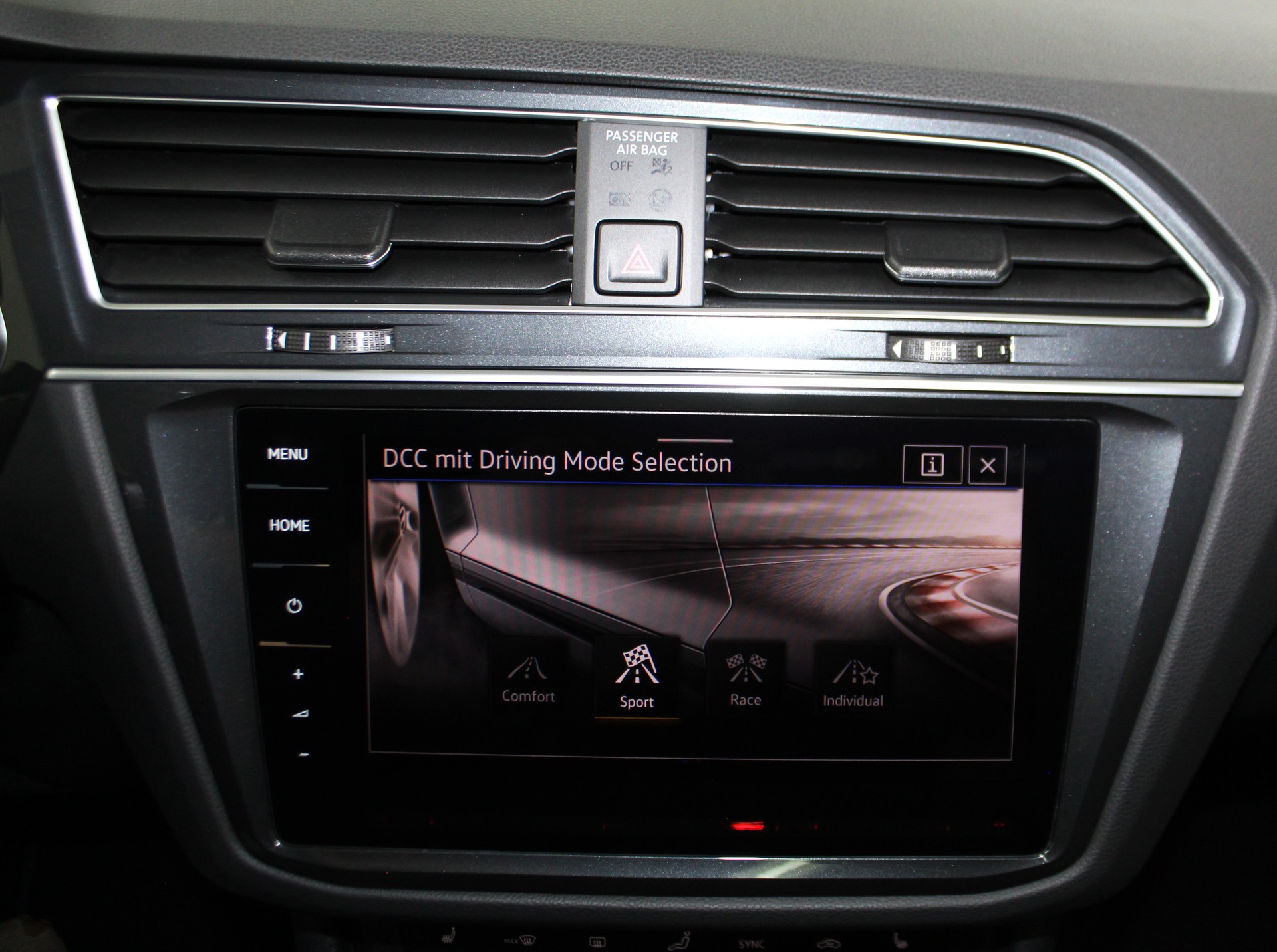 VW Tiguan 2.0TSI R 4Motion DSG Akrapovic / Black Style Paket / Sportsitze Nappa / AHK-image-26