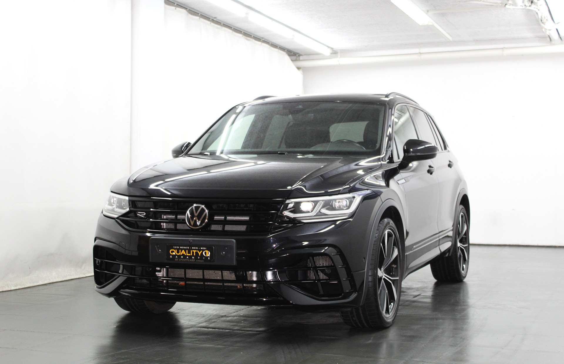 VW Tiguan 2.0TSI R 4Motion DSG Akrapovic / Black Style Paket / Sportsitze Nappa / AHK-showroom-element-3
