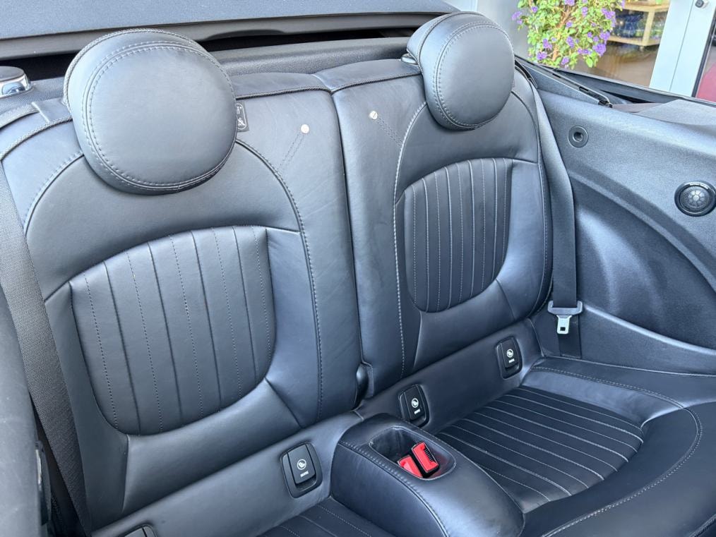 MINI Cooper S Cabriolet Steptronic-image-11