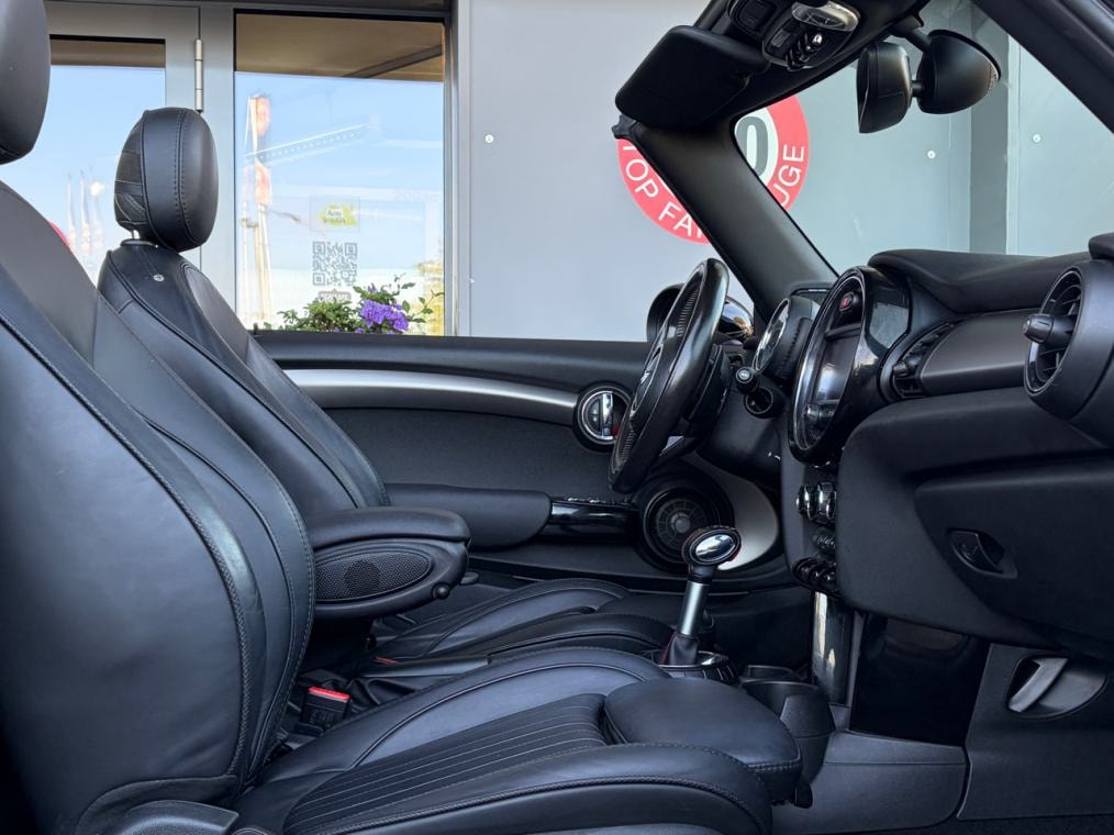 MINI Cooper S Cabriolet Steptronic-image-10