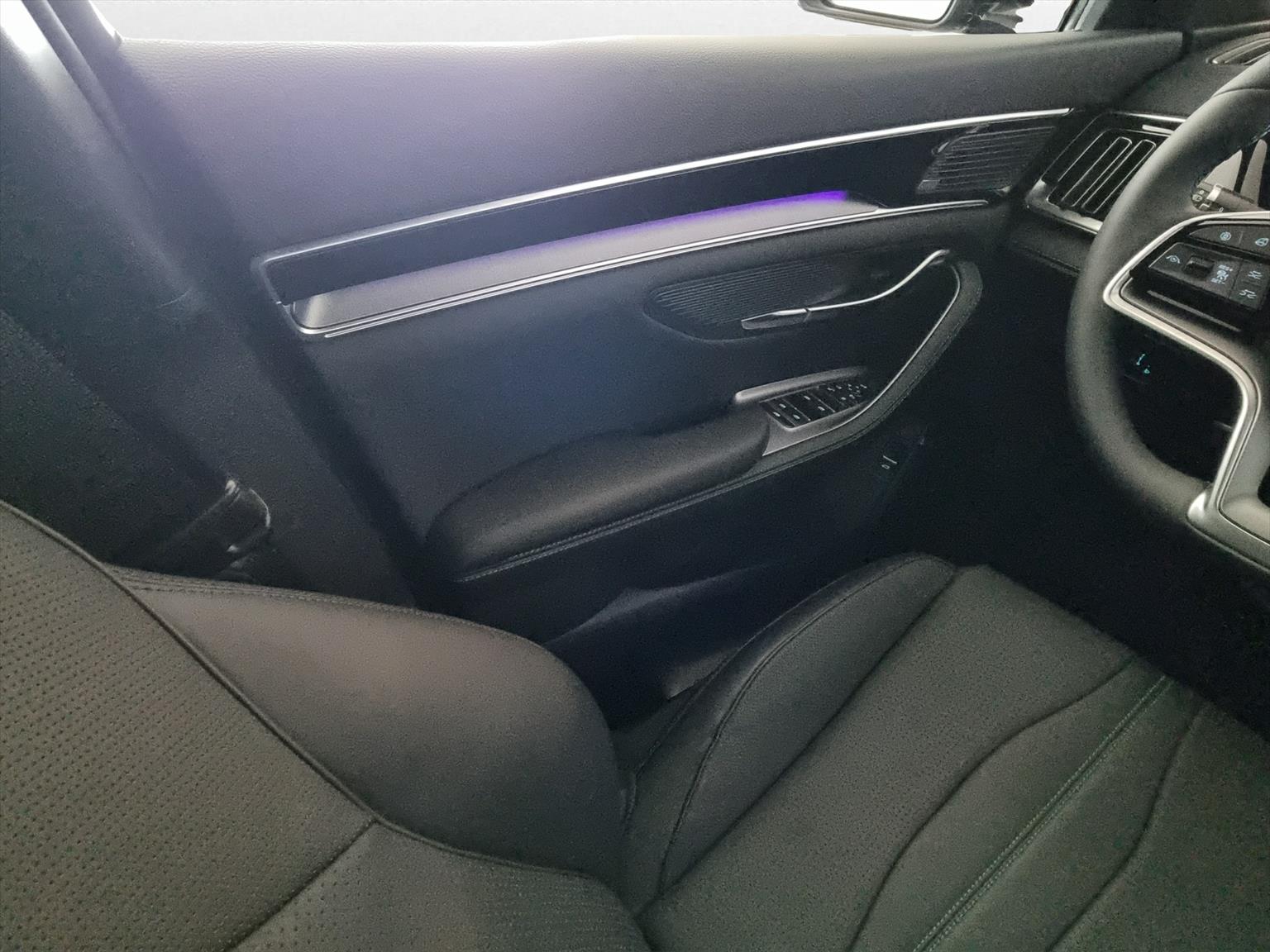 BYD Seal U DM-i Design AWD-image-11