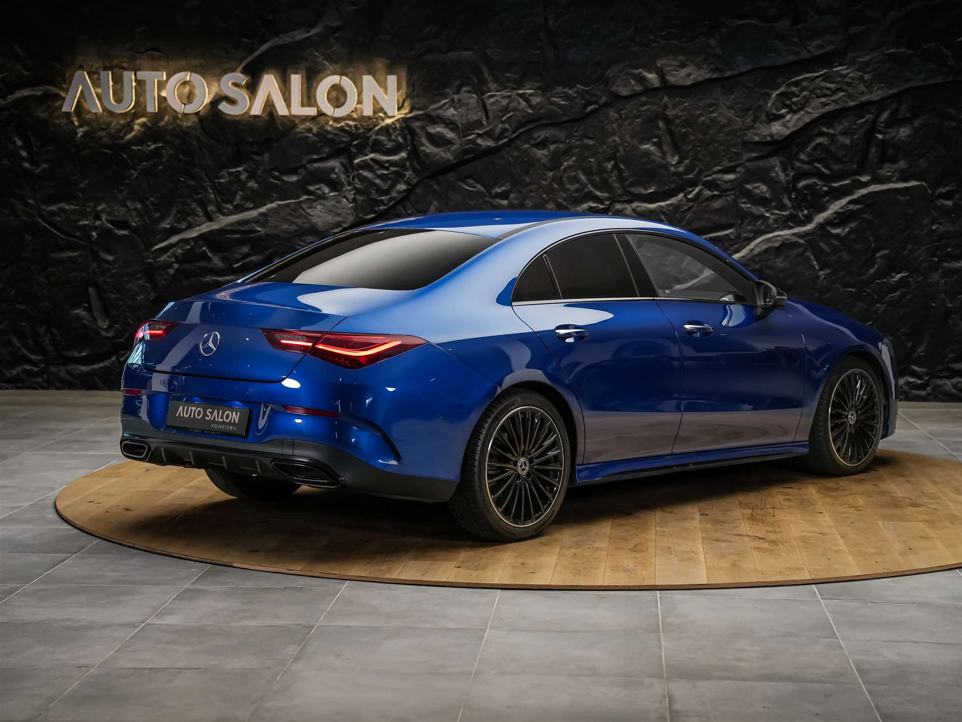 MERCEDES-BENZ CLA 200 d Coupe AMG Line Night Edition *Werksgarantie*Sitzheizung*-image-4