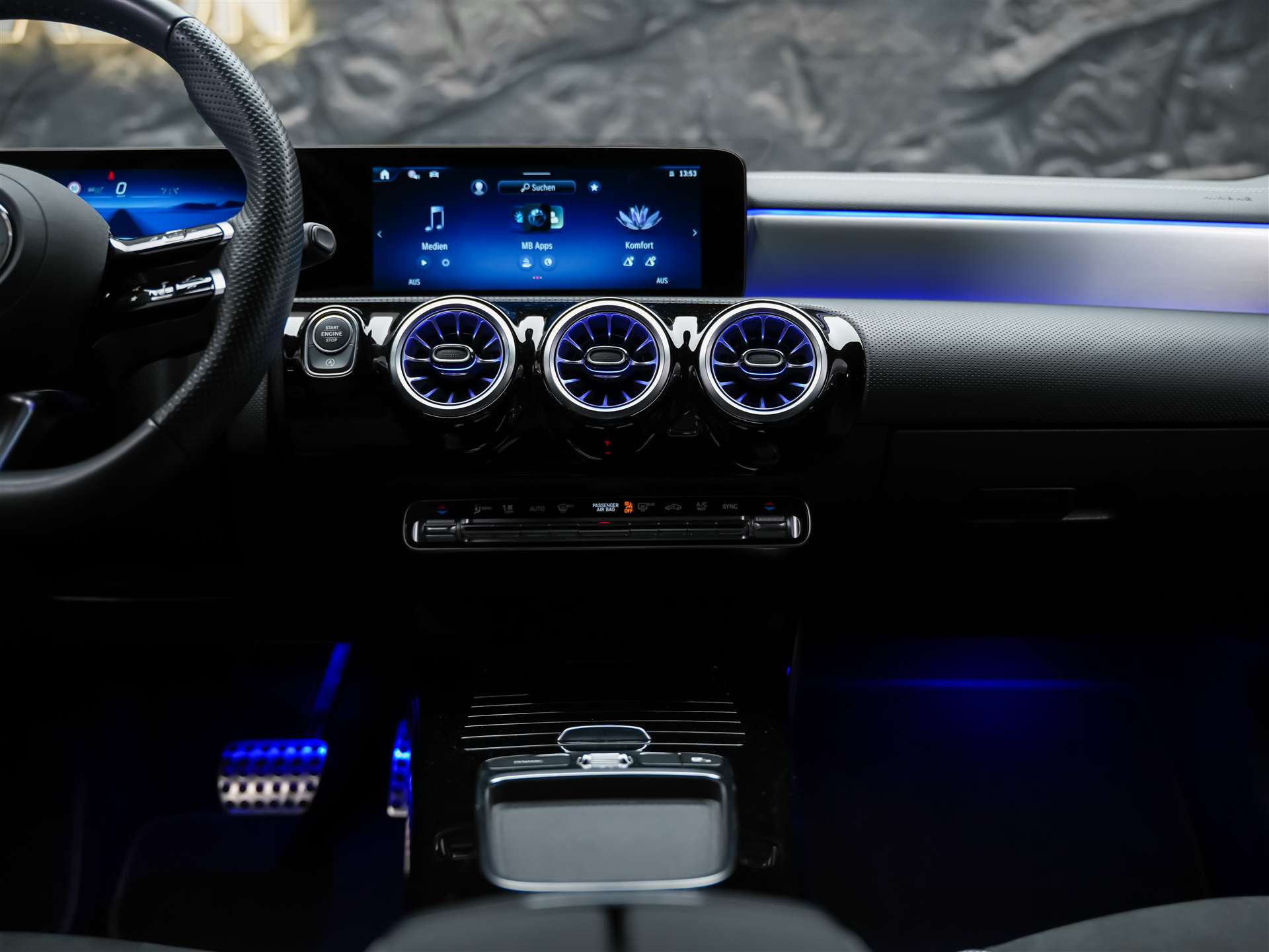 MERCEDES-BENZ CLA 200 d Coupe AMG Line Night Edition *Werksgarantie*Sitzheizung*-image-18