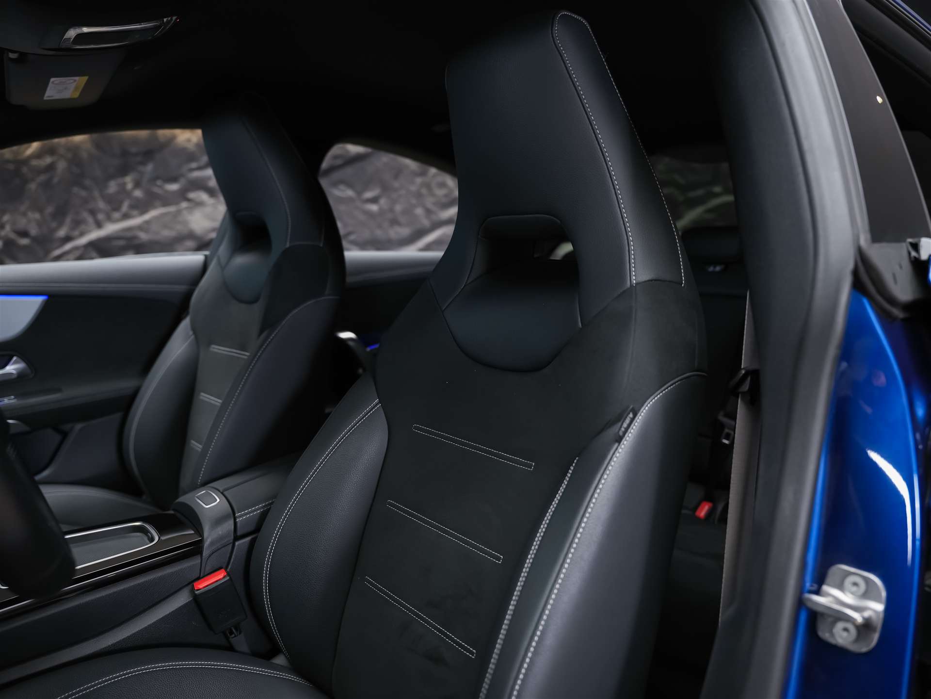 MERCEDES-BENZ CLA 200 d Coupe AMG Line Night Edition *Werksgarantie*Sitzheizung*-image-9
