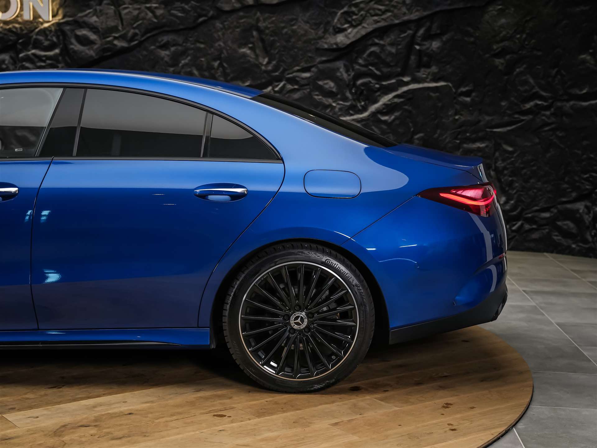 MERCEDES-BENZ CLA 200 d Coupe AMG Line Night Edition *Werksgarantie*Sitzheizung*-image-16
