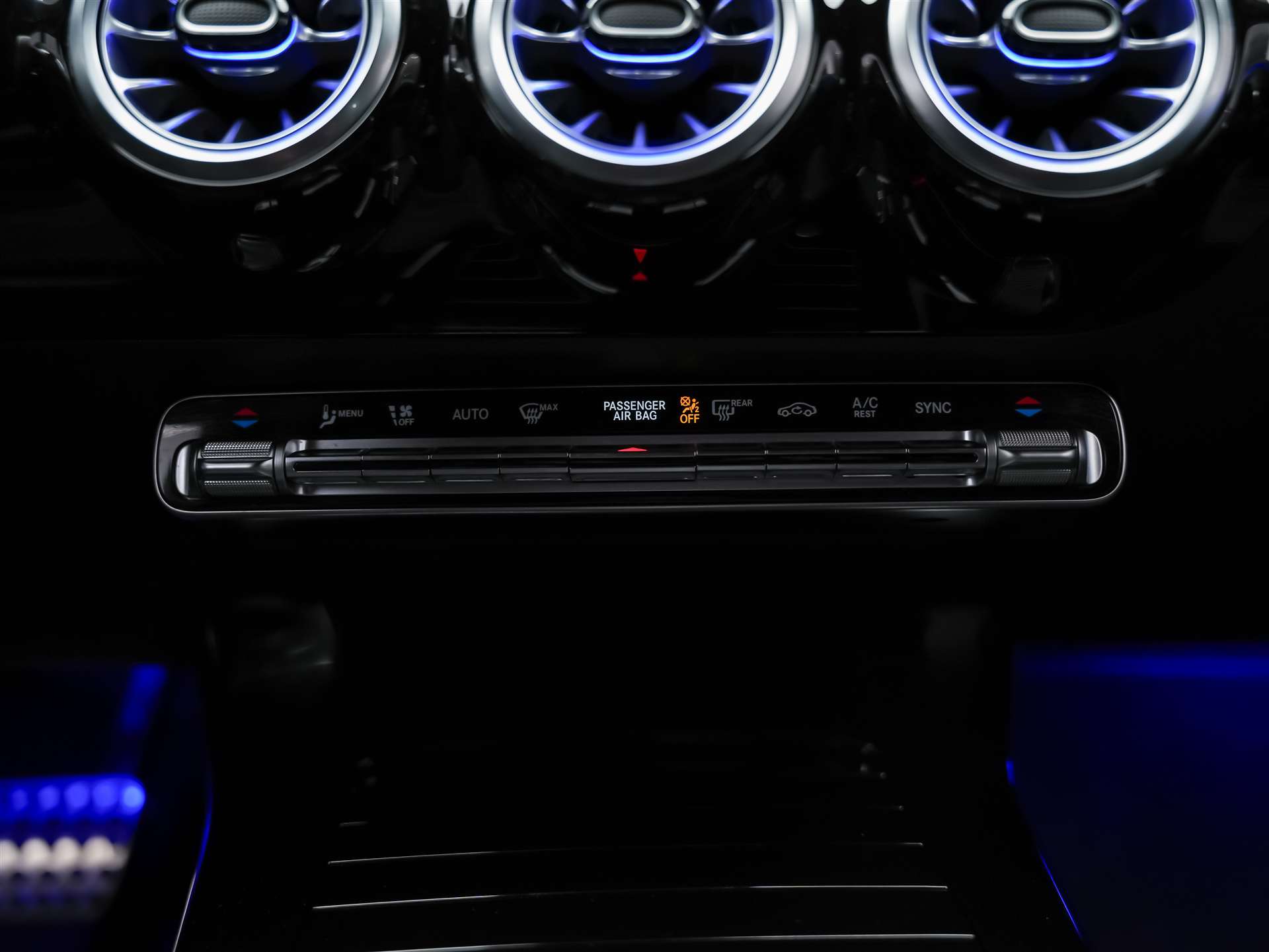MERCEDES-BENZ CLA 200 d Coupe AMG Line Night Edition *Werksgarantie*Sitzheizung*-image-20