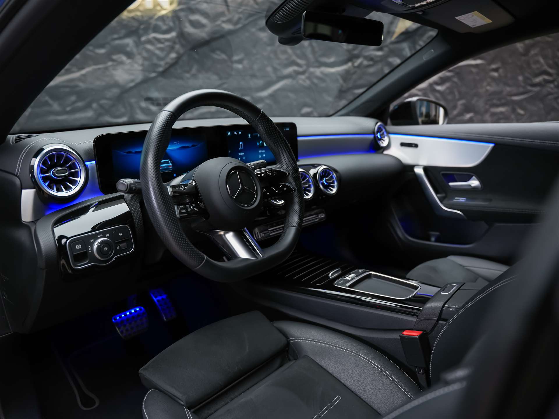 MERCEDES-BENZ CLA 200 d Coupe AMG Line Night Edition *Werksgarantie*Sitzheizung*-image-7