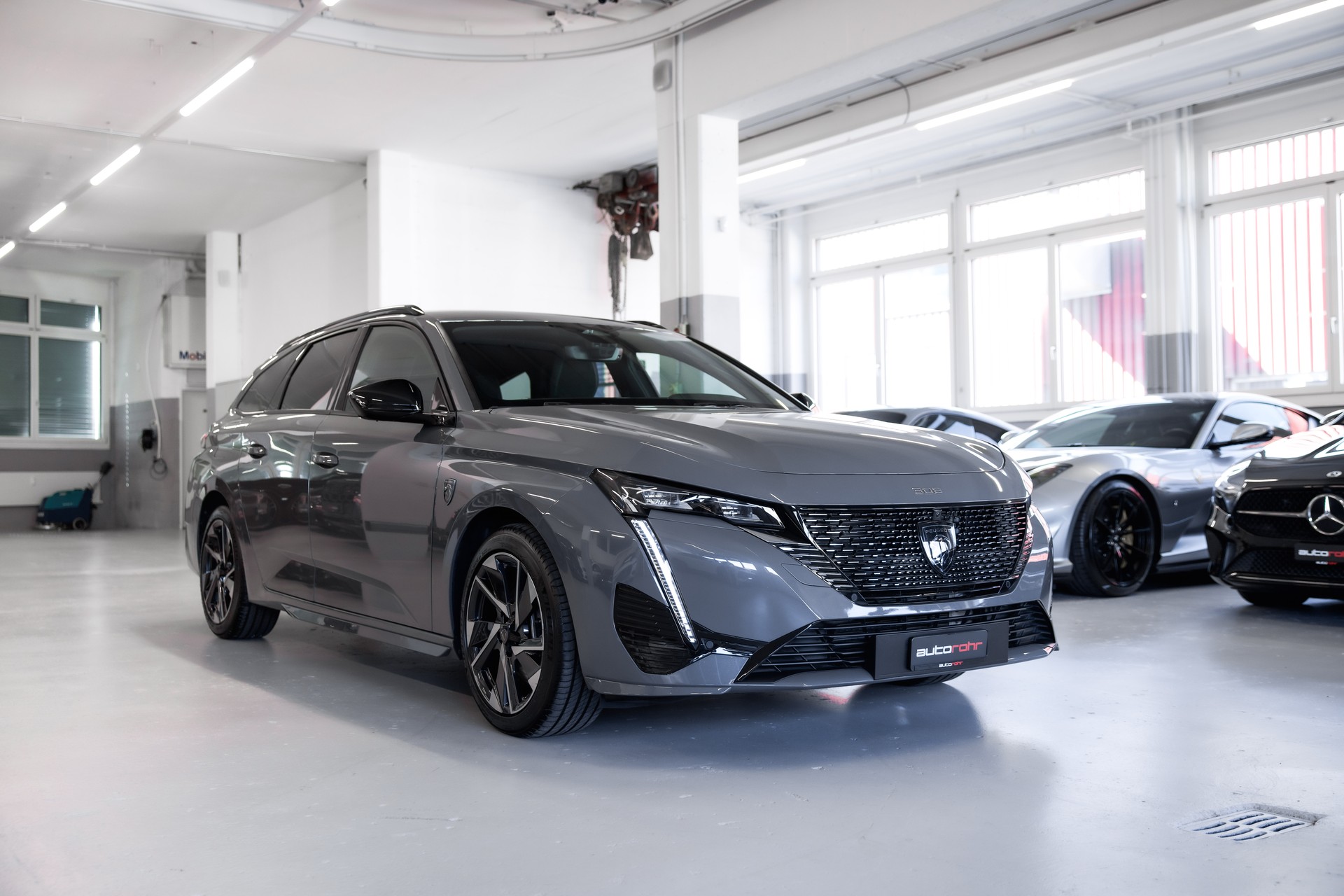 PEUGEOT 308 SW 1.6 PHEV 180 GT-showroom-element-2