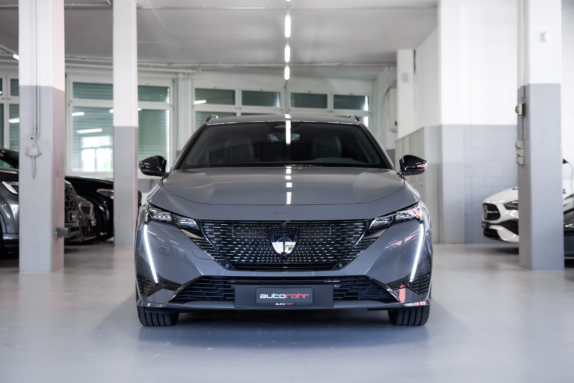 PEUGEOT 308 SW 1.6 PHEV 180 GT-showroom-element-1