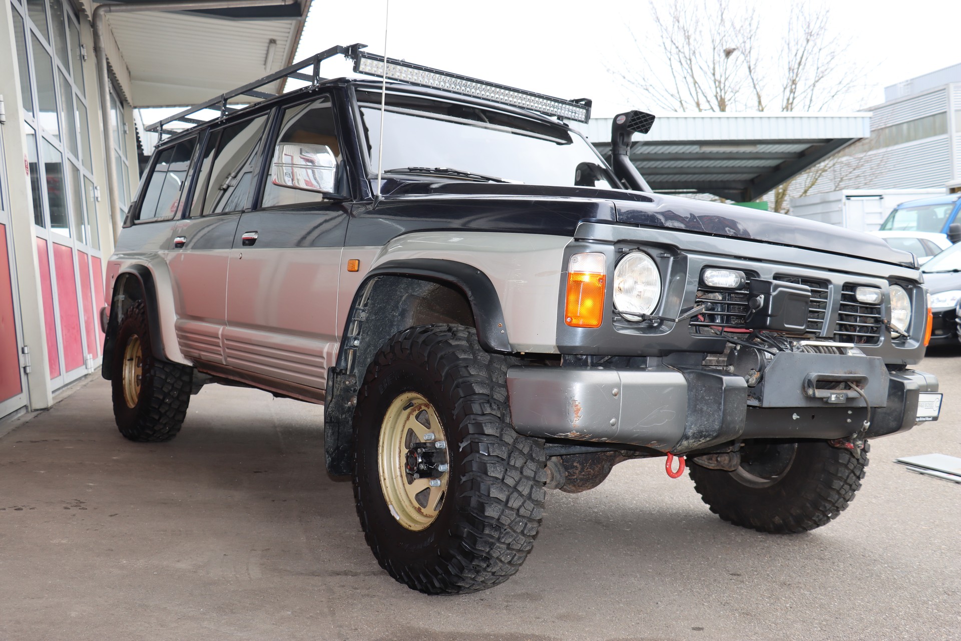 NISSAN Patrol 2.8 D SLX Wagon-showroom-element-3