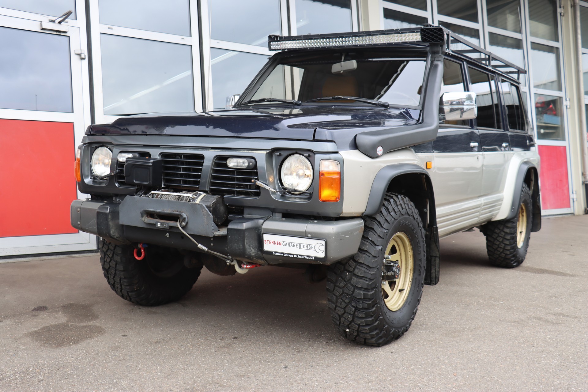 NISSAN Patrol 2.8 D SLX Wagon-showroom-element-1