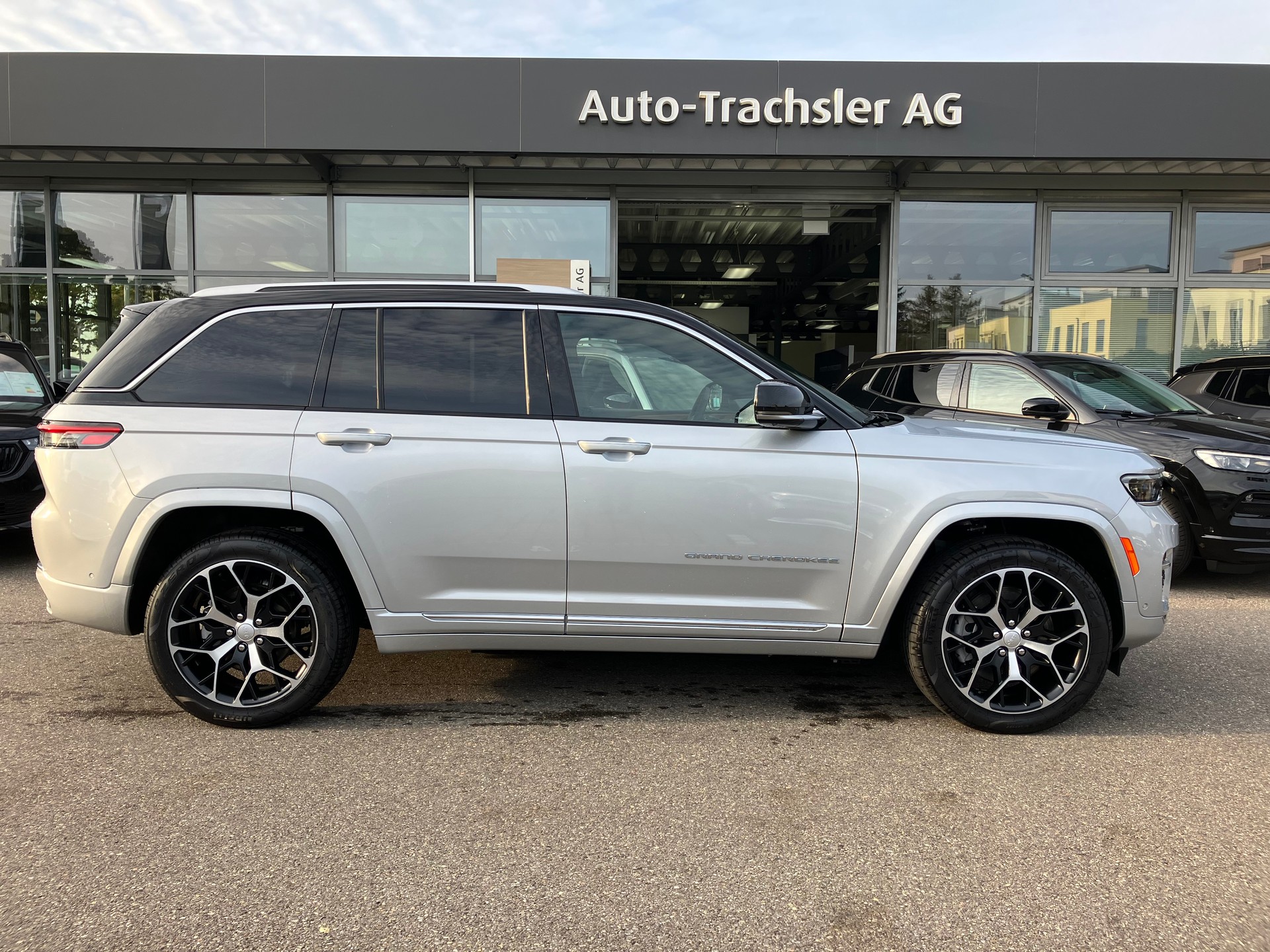 JEEP Grand Cherokee 2.0 Plug-in-Hybrid Summit Reserve 4xe-image-1