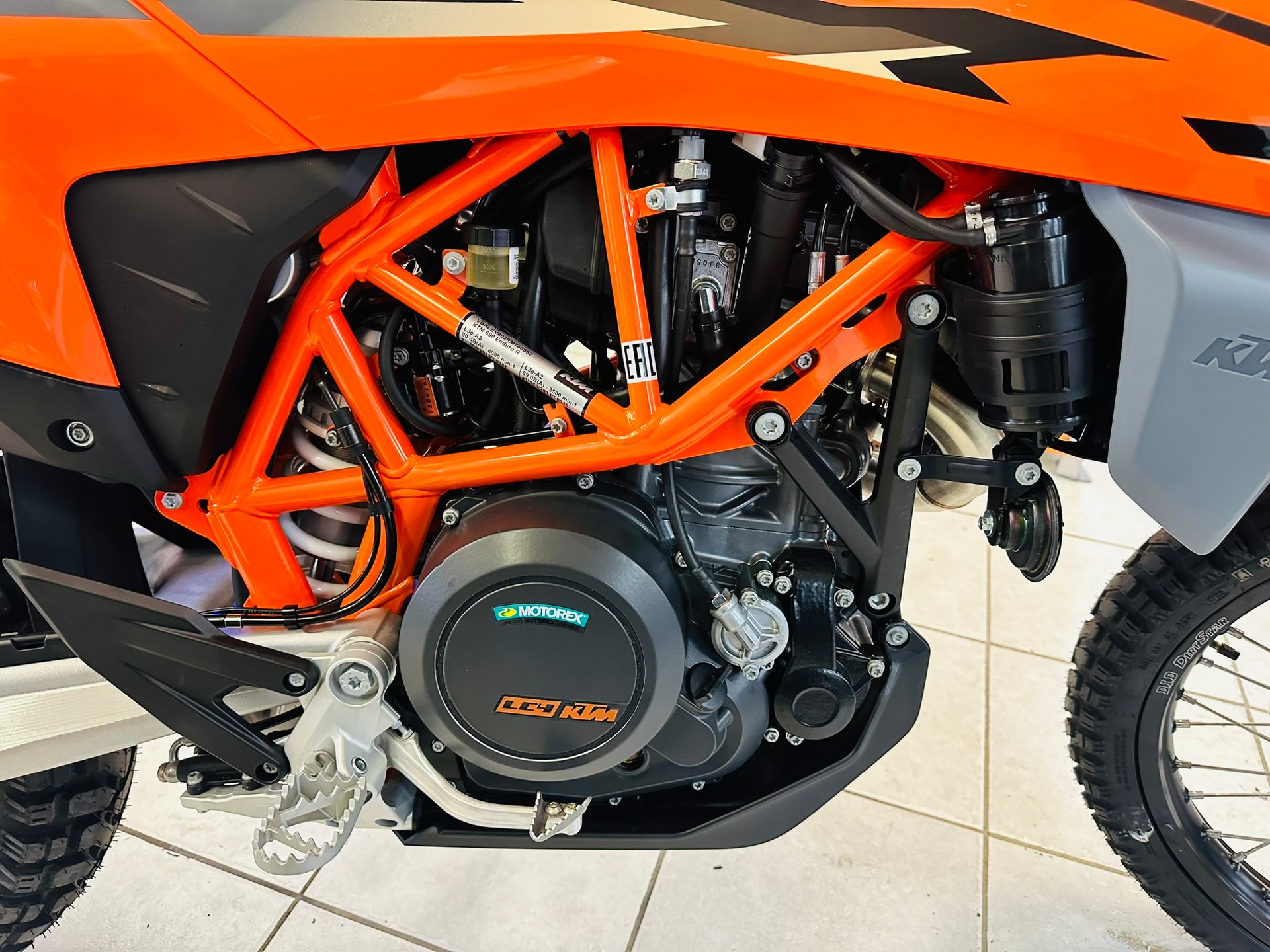 KTM 690 Enduro R-image-2