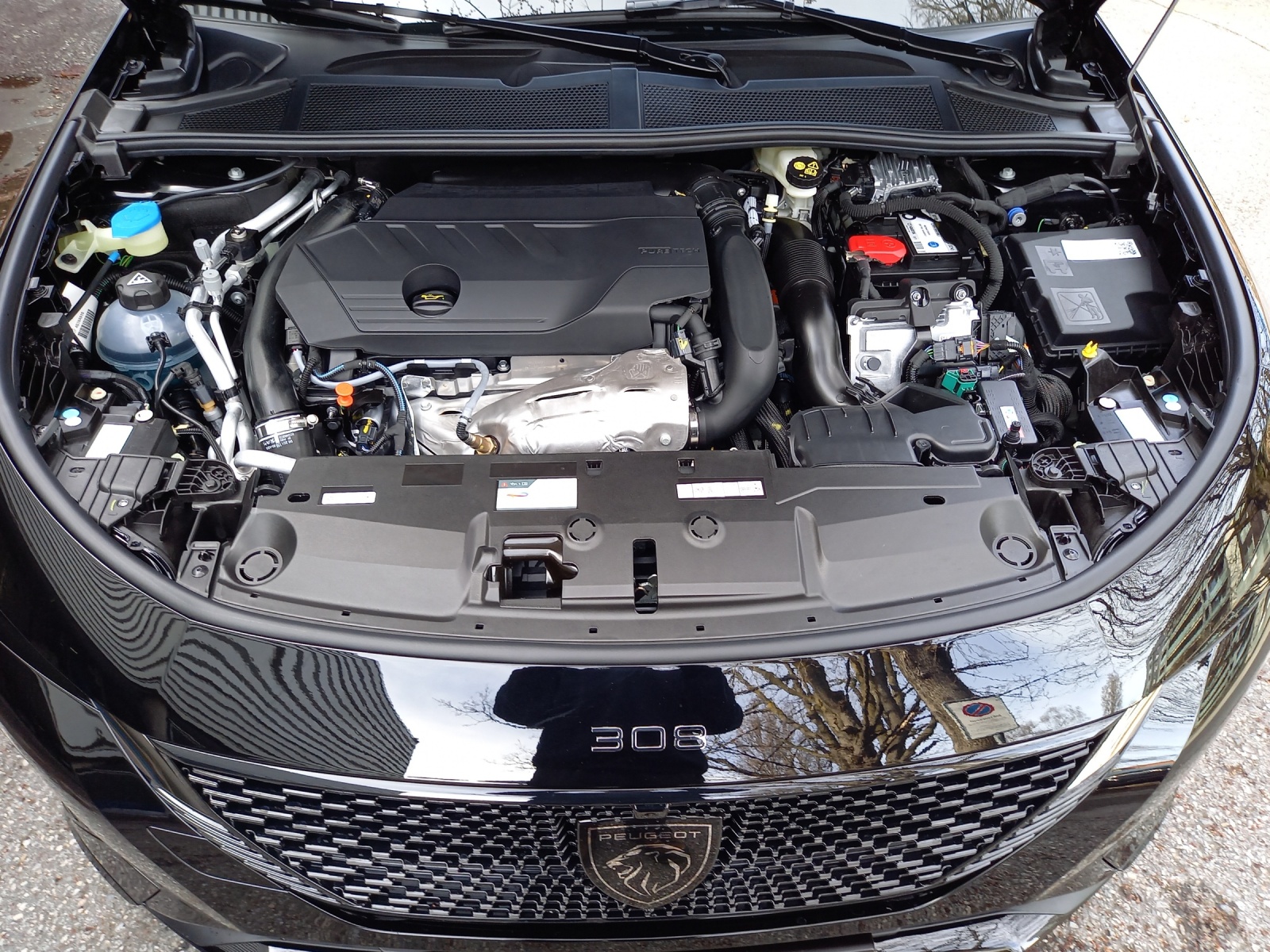 PEUGEOT 308 SW 1.6 PHEV 180 GT-image-13