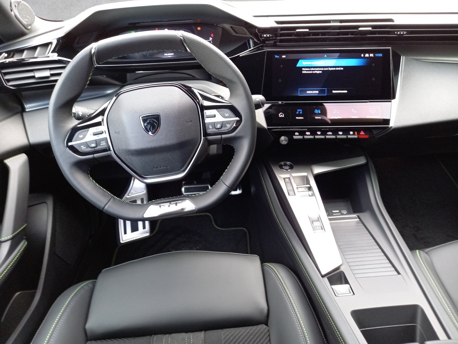 PEUGEOT 308 SW 1.6 PHEV 180 GT-image-10