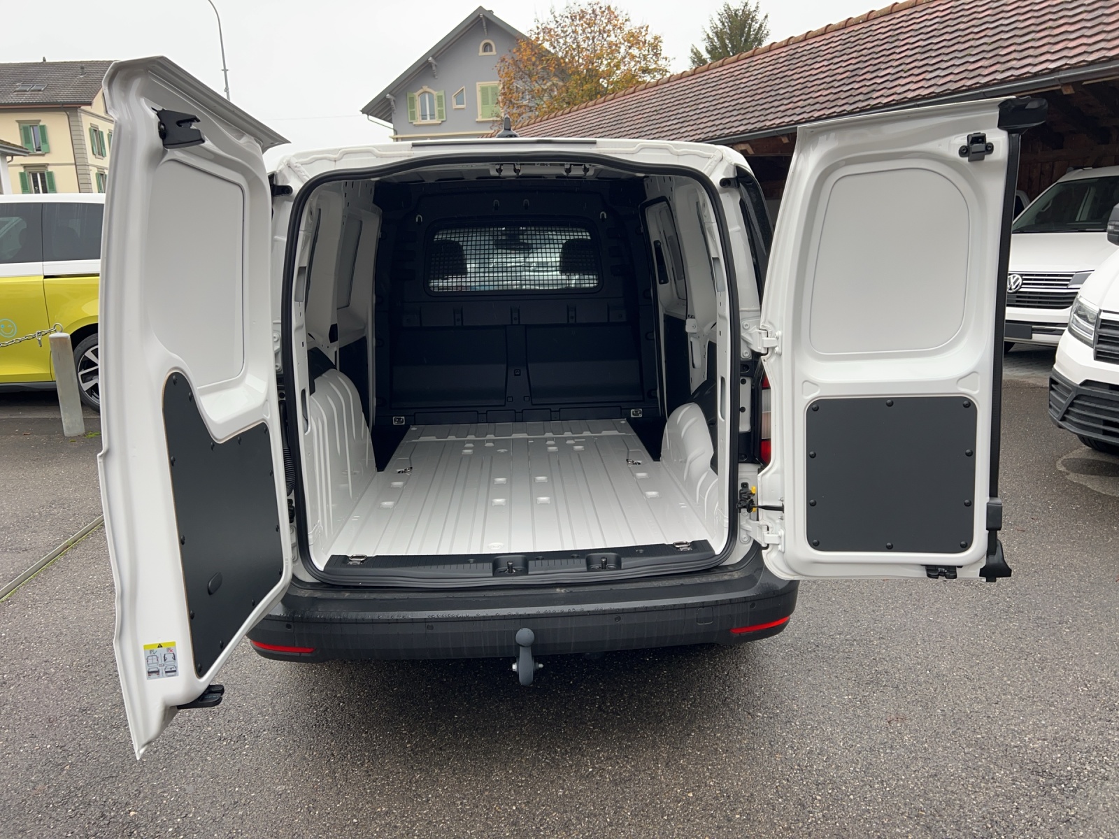 VW Caddy Cargo 2.0TDI Entry Maxi-image-9