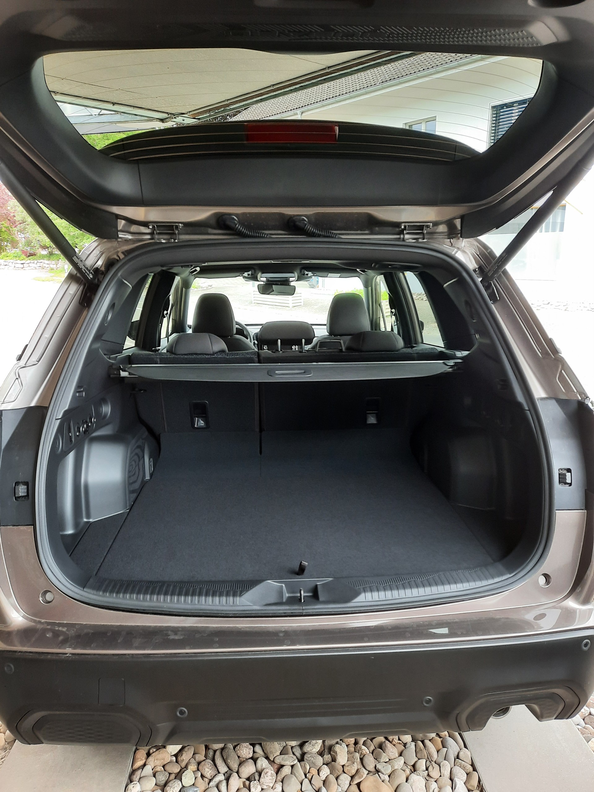 SUBARU Forester 2.0i e-Boxer Swiss Plus Lineartronic-image-4