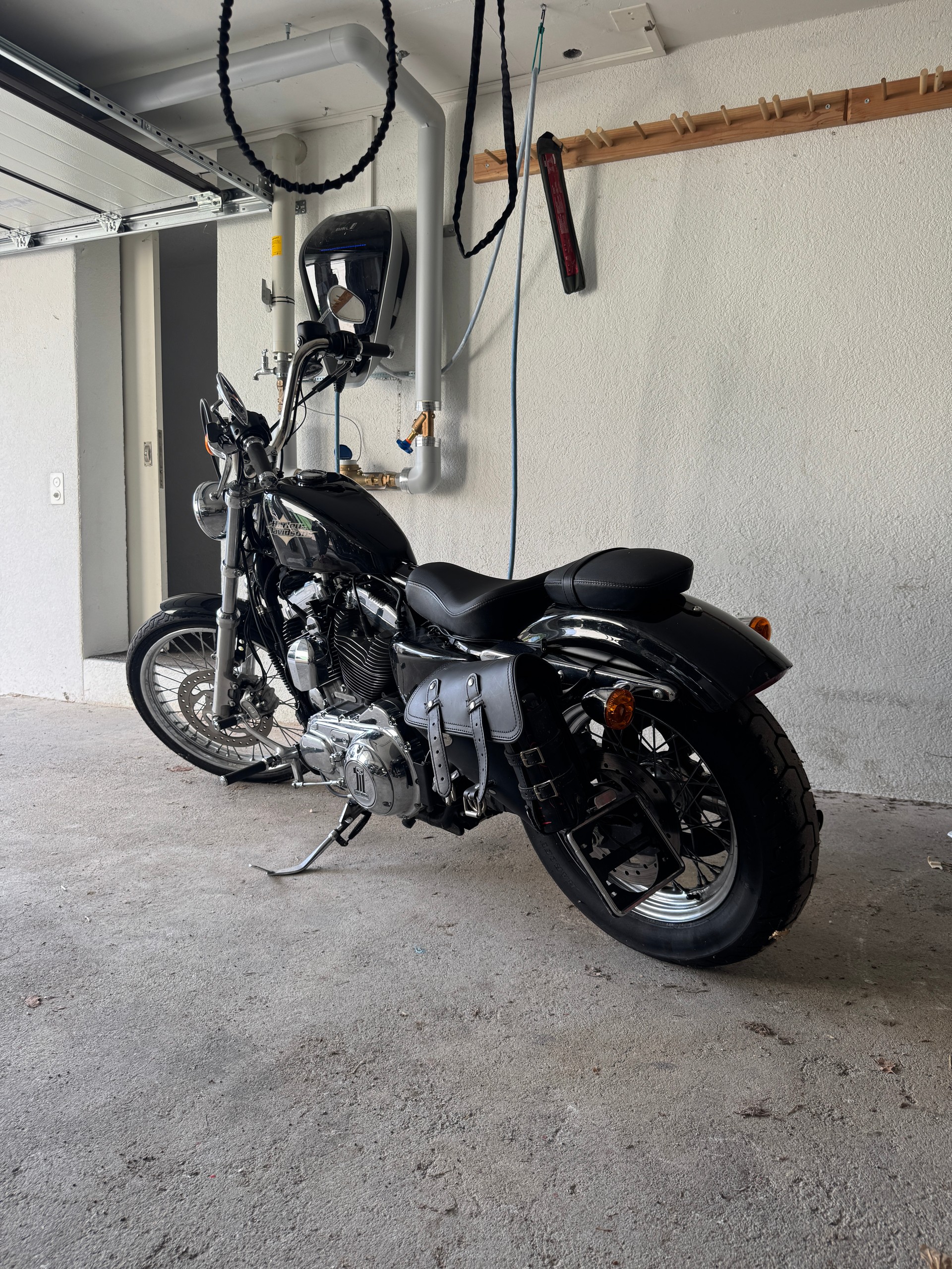 HARLEY-DAVIDSON XL1200V-image-1