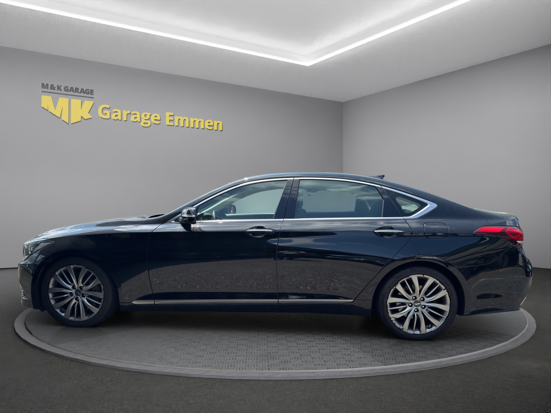 HYUNDAI GENESIS 3.8i-showroom-element-1