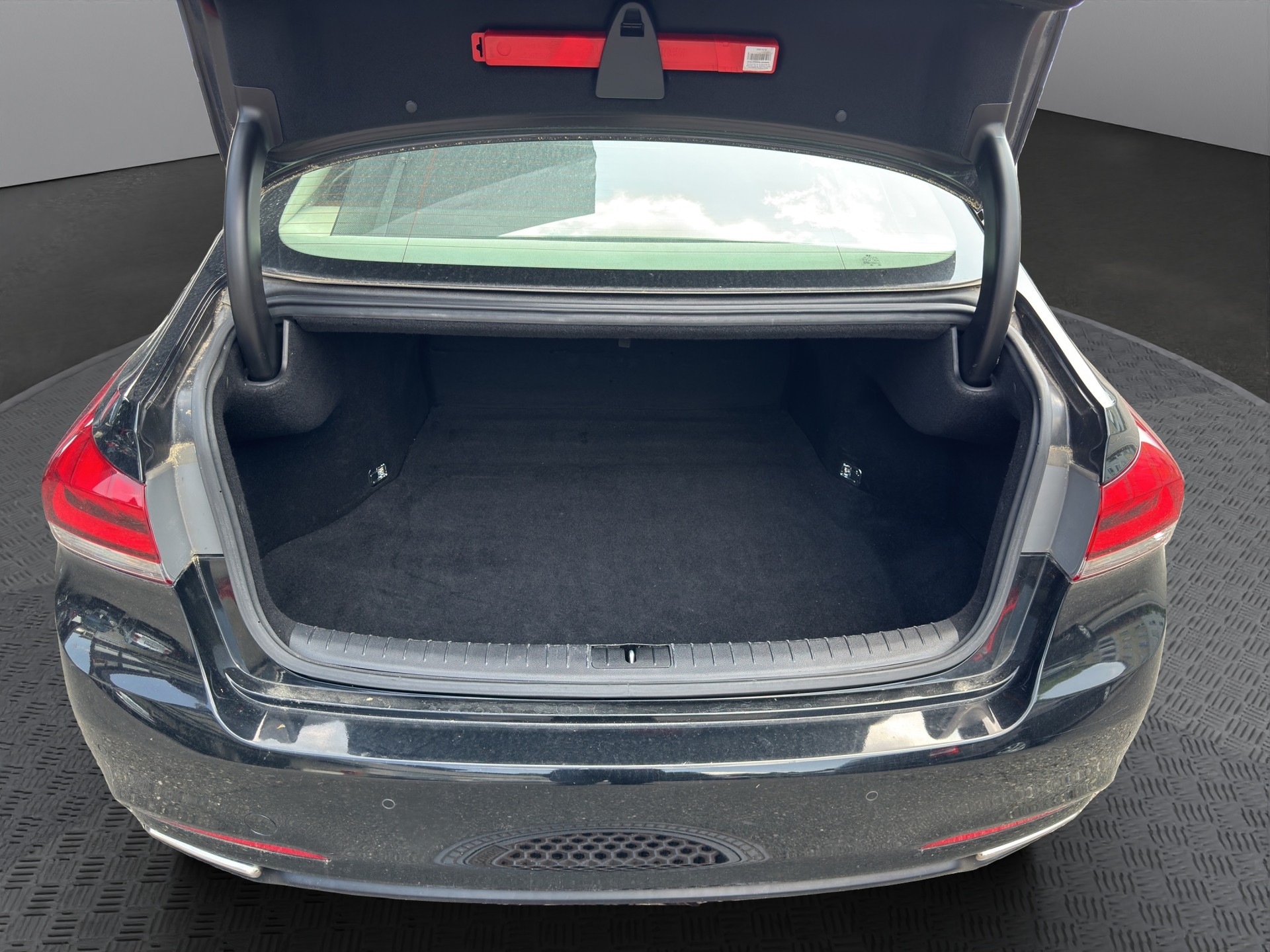 HYUNDAI GENESIS 3.8i-image-8