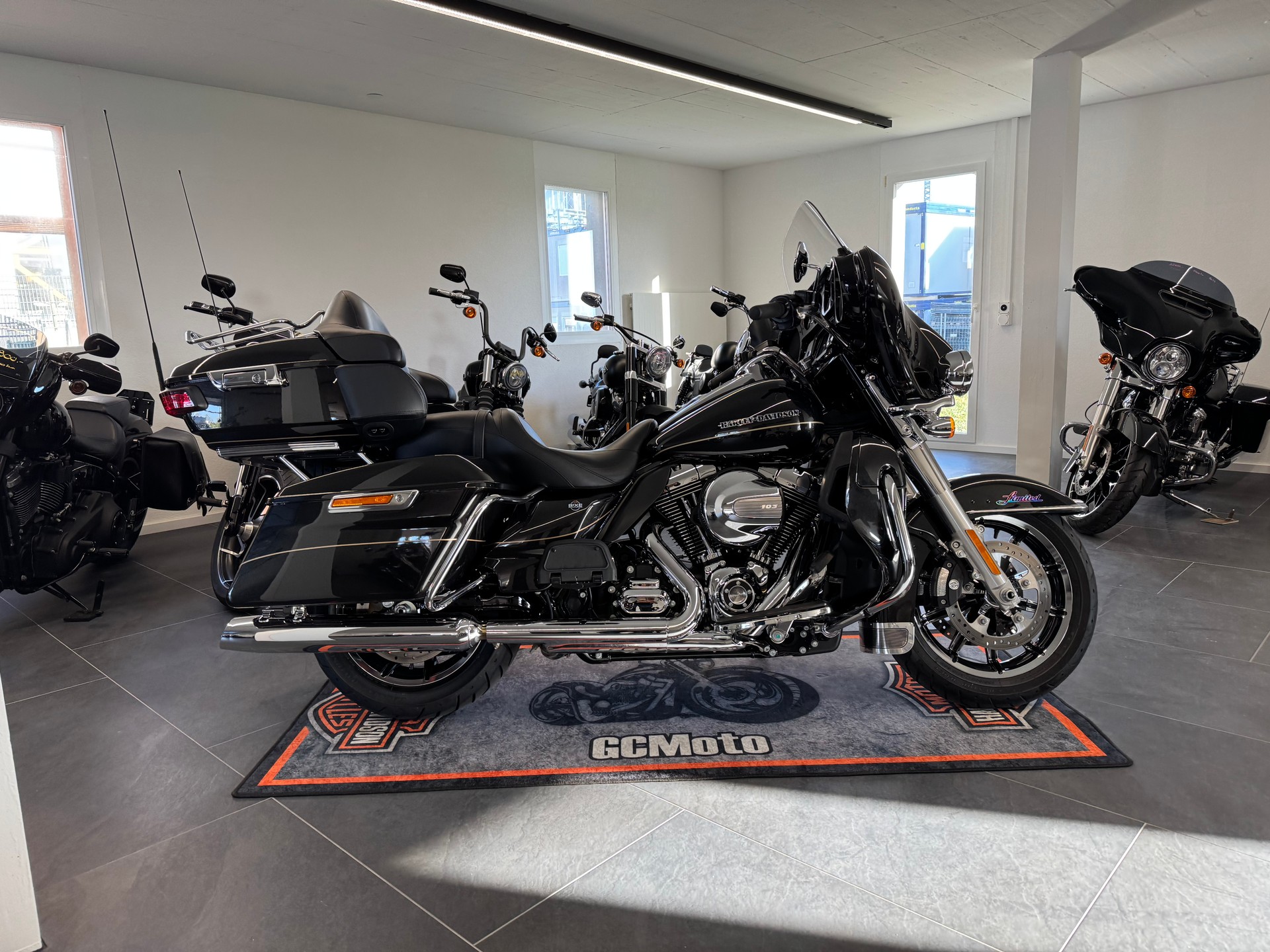 HARLEY-DAVIDSON FLHTK Electra Glide Ultra Limited-image-5