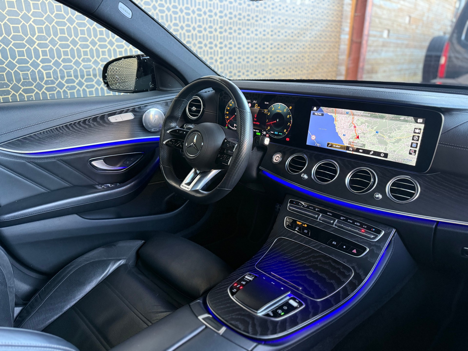 MERCEDES-BENZ AMG E 53 4Matic+ Speedshift 9G-TCT NIGHT ÉDITION-image-5